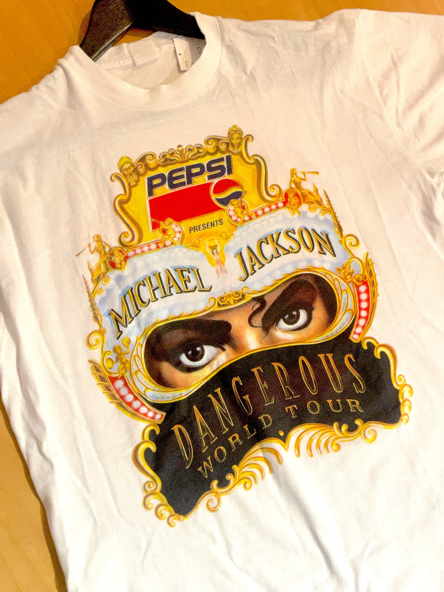 VINTAGE 1992 MICHAEL JACKSON "PEPSI DANGEROUS WORLD TOUR" MUSIC T-SHIRT SZ: L