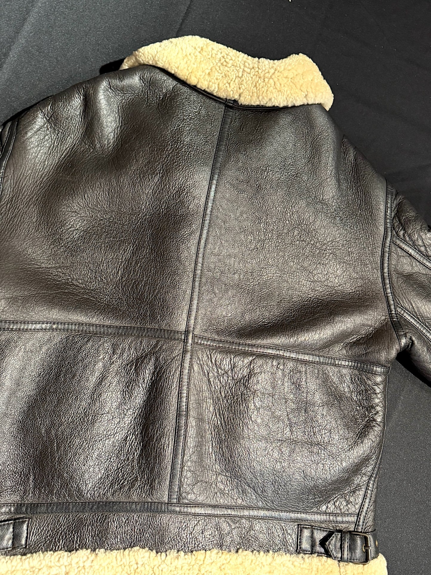 VINTAGE ORIGINAL SHEARLING BOMBARDIER SHEEPSKIN JACKET SZ: 3/M