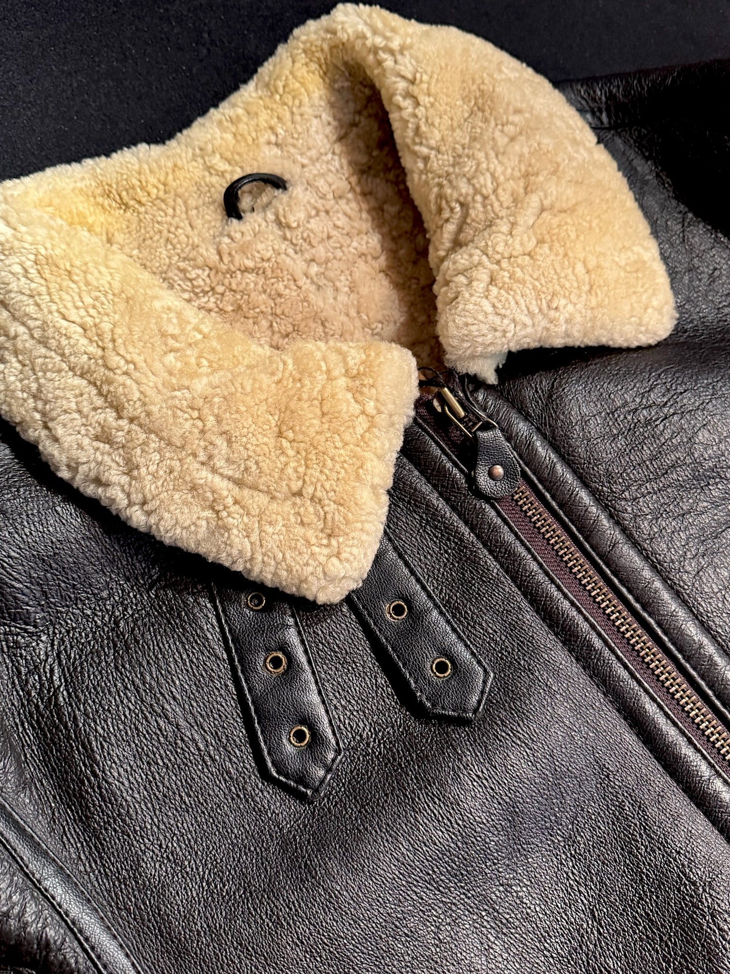 VINTAGE ORIGINAL SHEARLING BOMBARDIER SHEEPSKIN JACKET SZ: 3/M