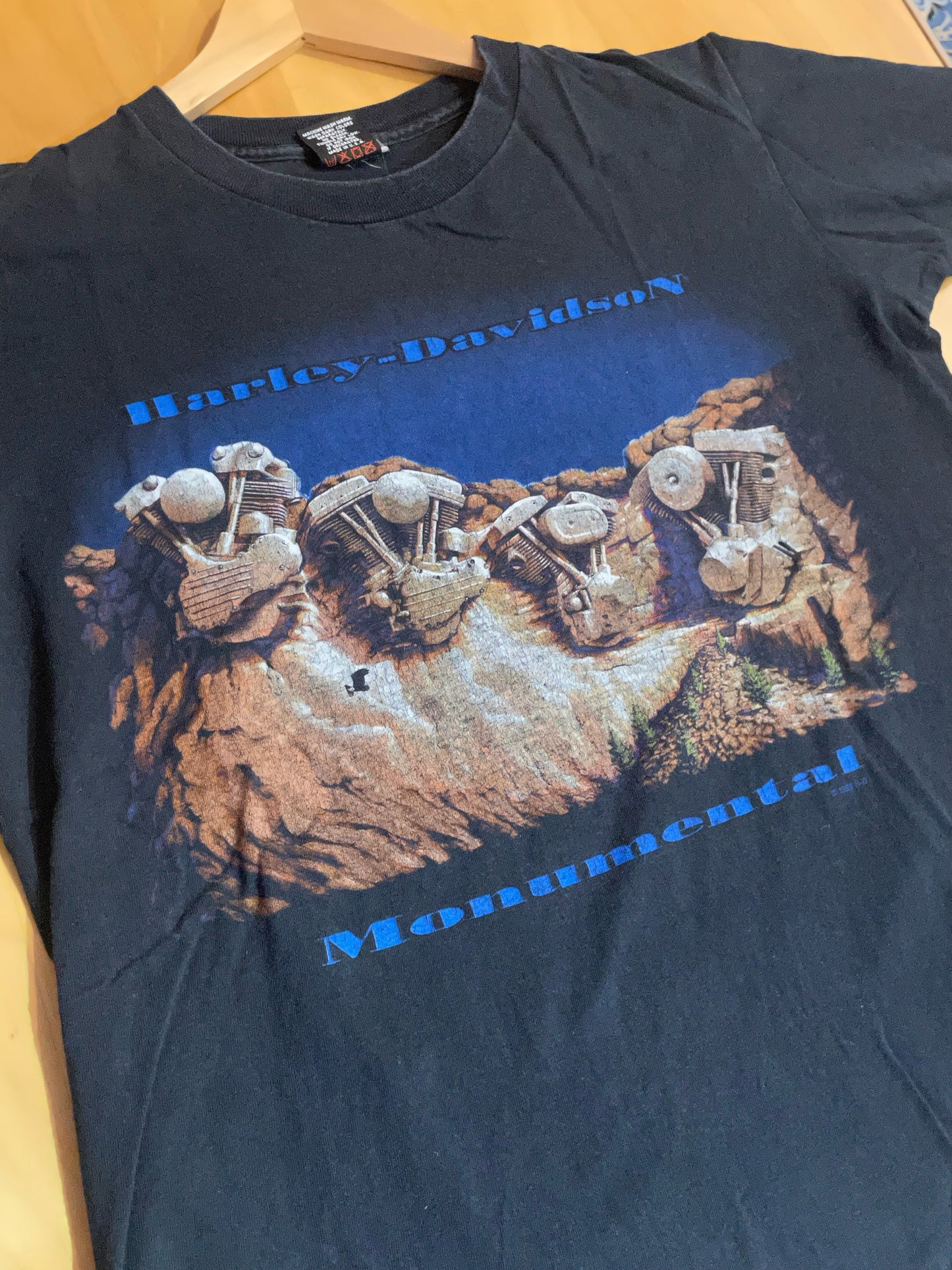 VINTAGE 1995 MONUMENTAL HARLEY DAVIDSON MOTOR CYCLES T-SHIRT SZ: M