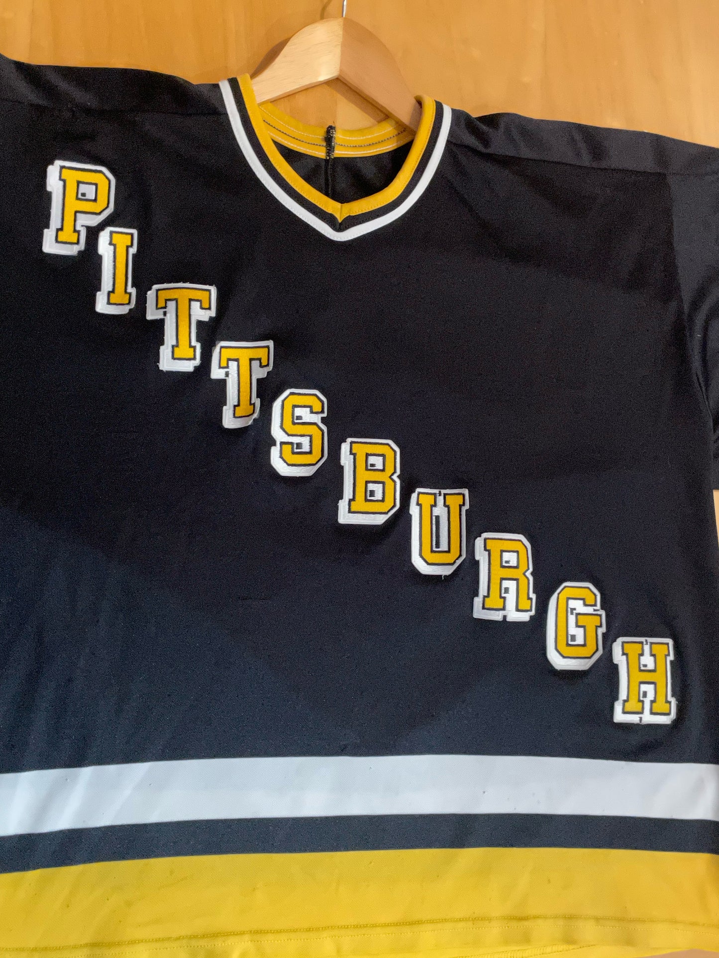 VINTAGE BAUER PTTSBURGH PENGUINS NHL HOCKEY JERSEY SZ: L/XL