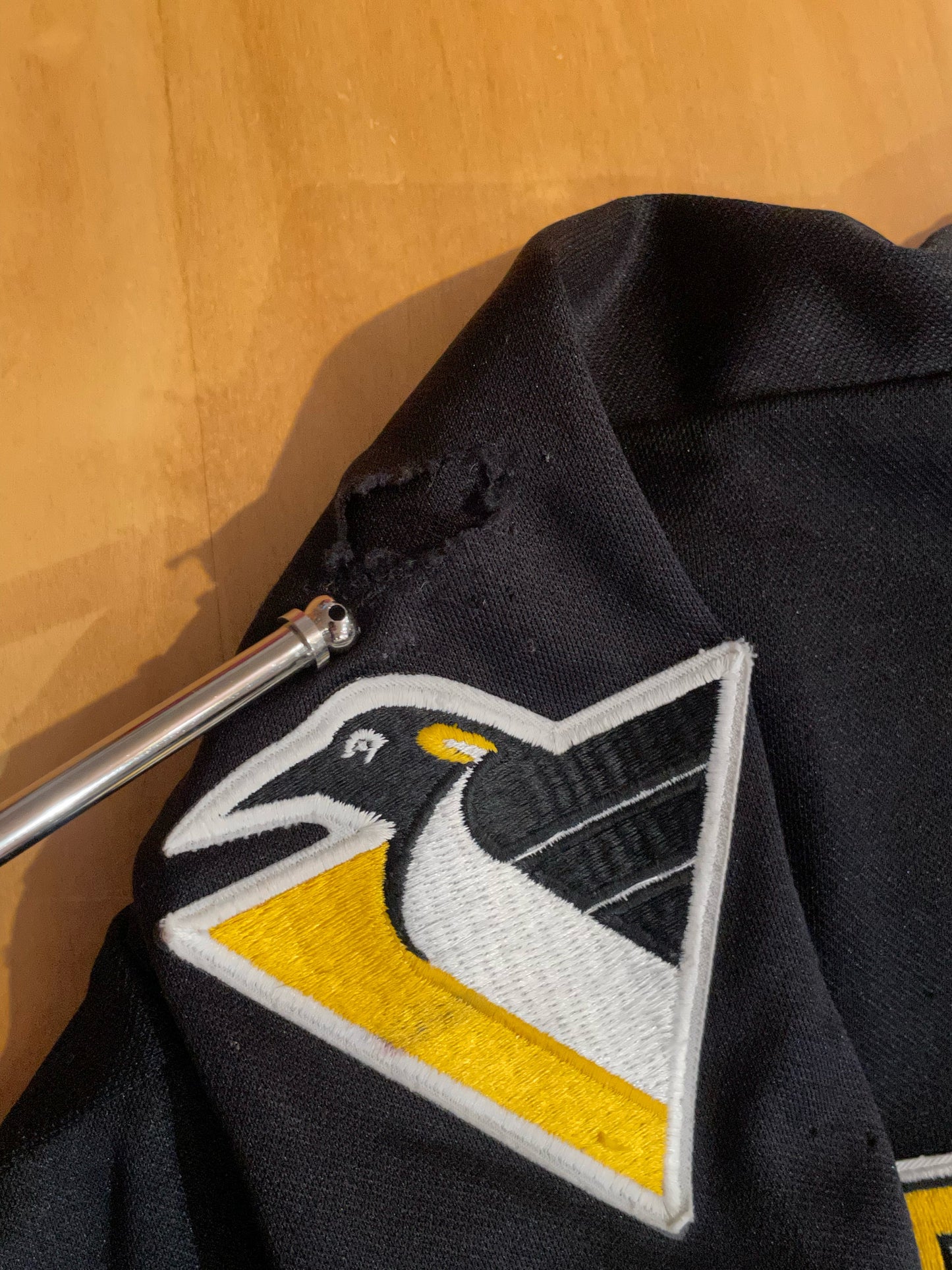 VINTAGE BAUER PTTSBURGH PENGUINS NHL HOCKEY JERSEY SZ: L/XL