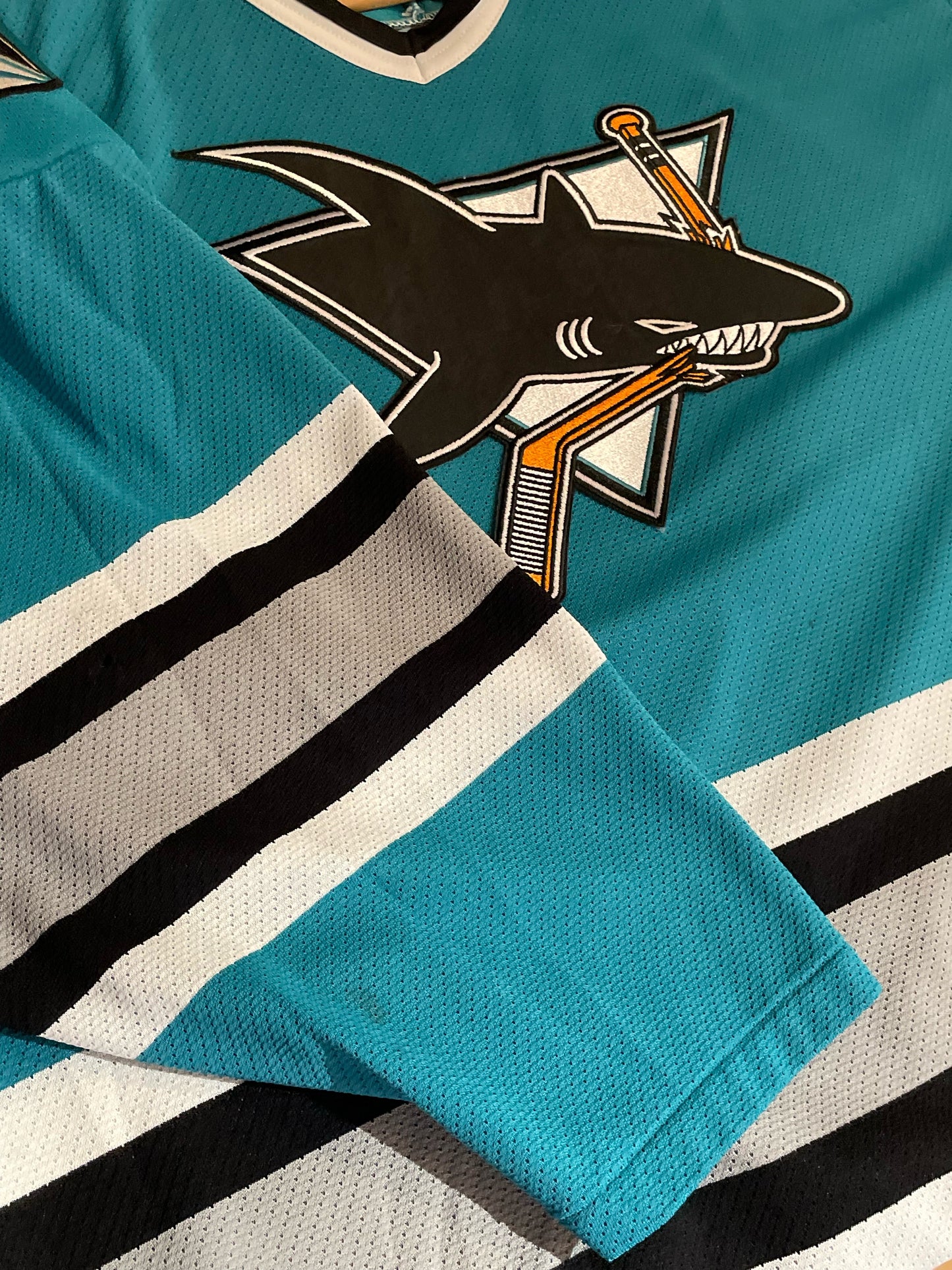 VINTAGE 90s CCM MASKA SAN JOSE SHARKS NHL HOCKEY MADE IN USA JERSEY SZ: XL