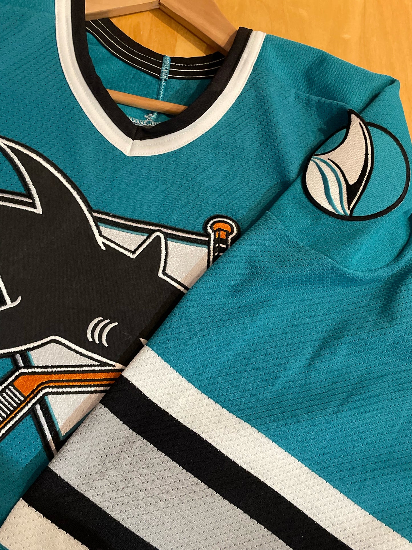 VINTAGE 90s CCM MASKA SAN JOSE SHARKS NHL HOCKEY MADE IN USA JERSEY SZ: XL