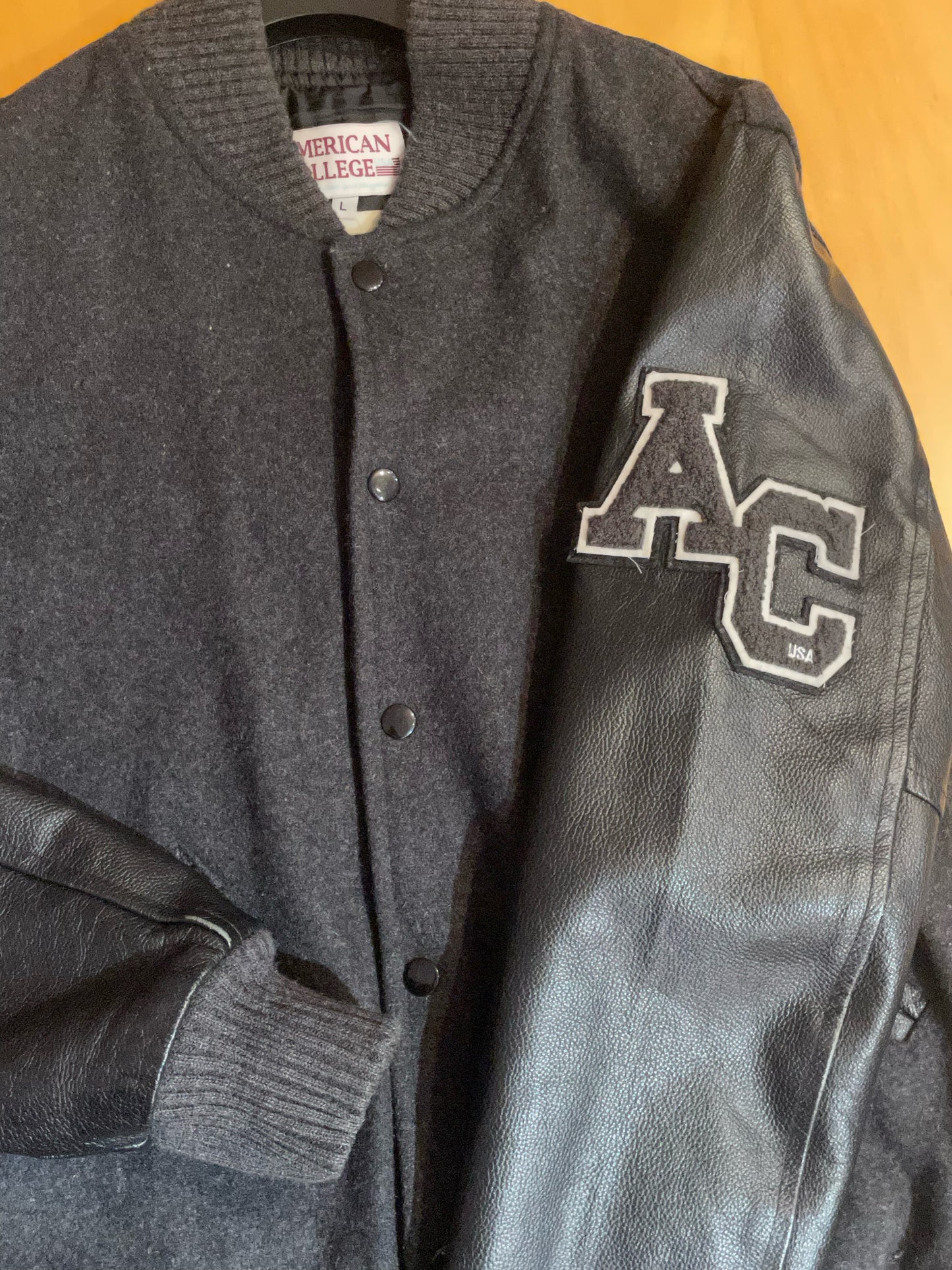 AMERICAN COLLEGE GRAY VARSITY COLLEGE JACKET SZ: L