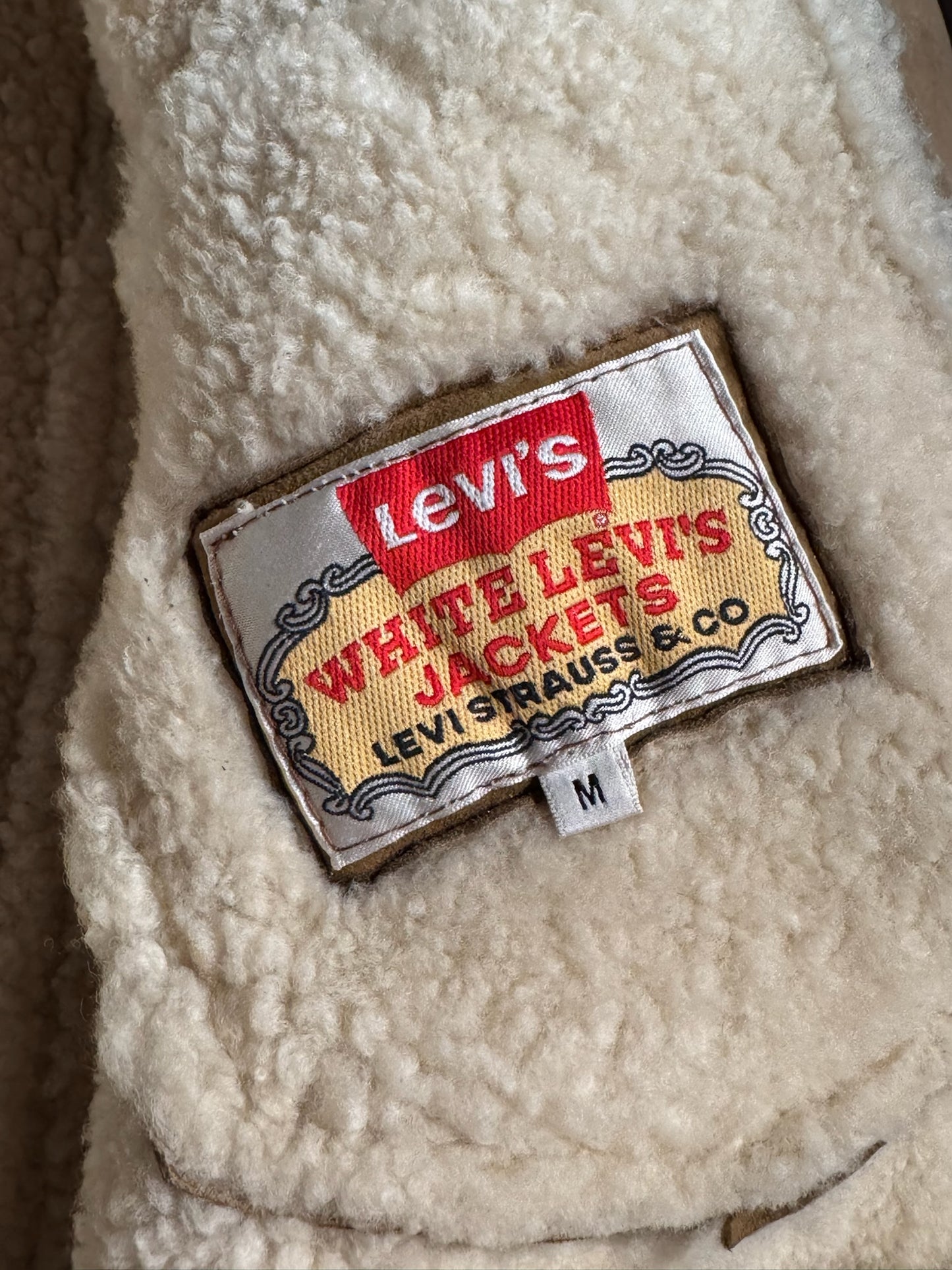 VINTAGE LEVI'S "WHITE LEVI'S JACKETS" LAMBSKIN TRUCKER JACKET SZ: M