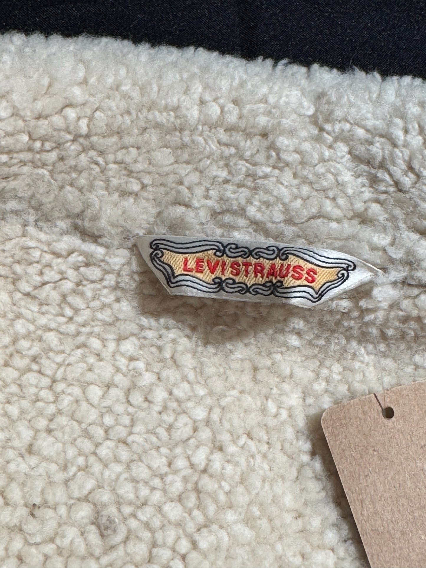 VINTAGE LEVI'S "WHITE LEVI'S JACKETS" LAMBSKIN TRUCKER JACKET SZ: M