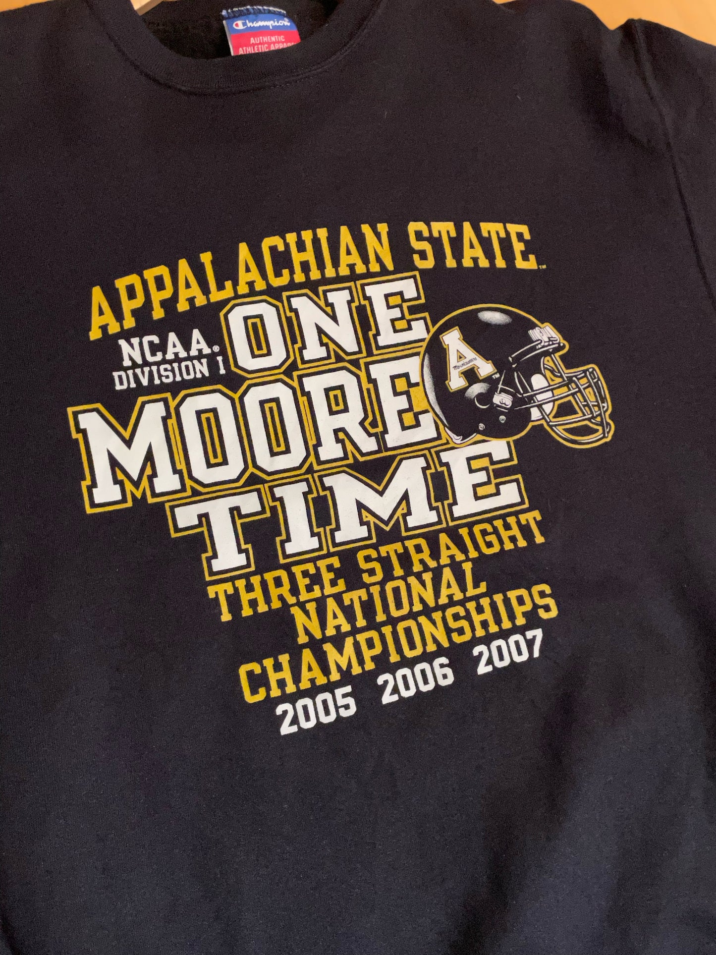 CHAMPION APPALACHAN STATE 00s "ONE MOORE TIME" NCAA CREWNECK SWEATSHIRT  SZ: S