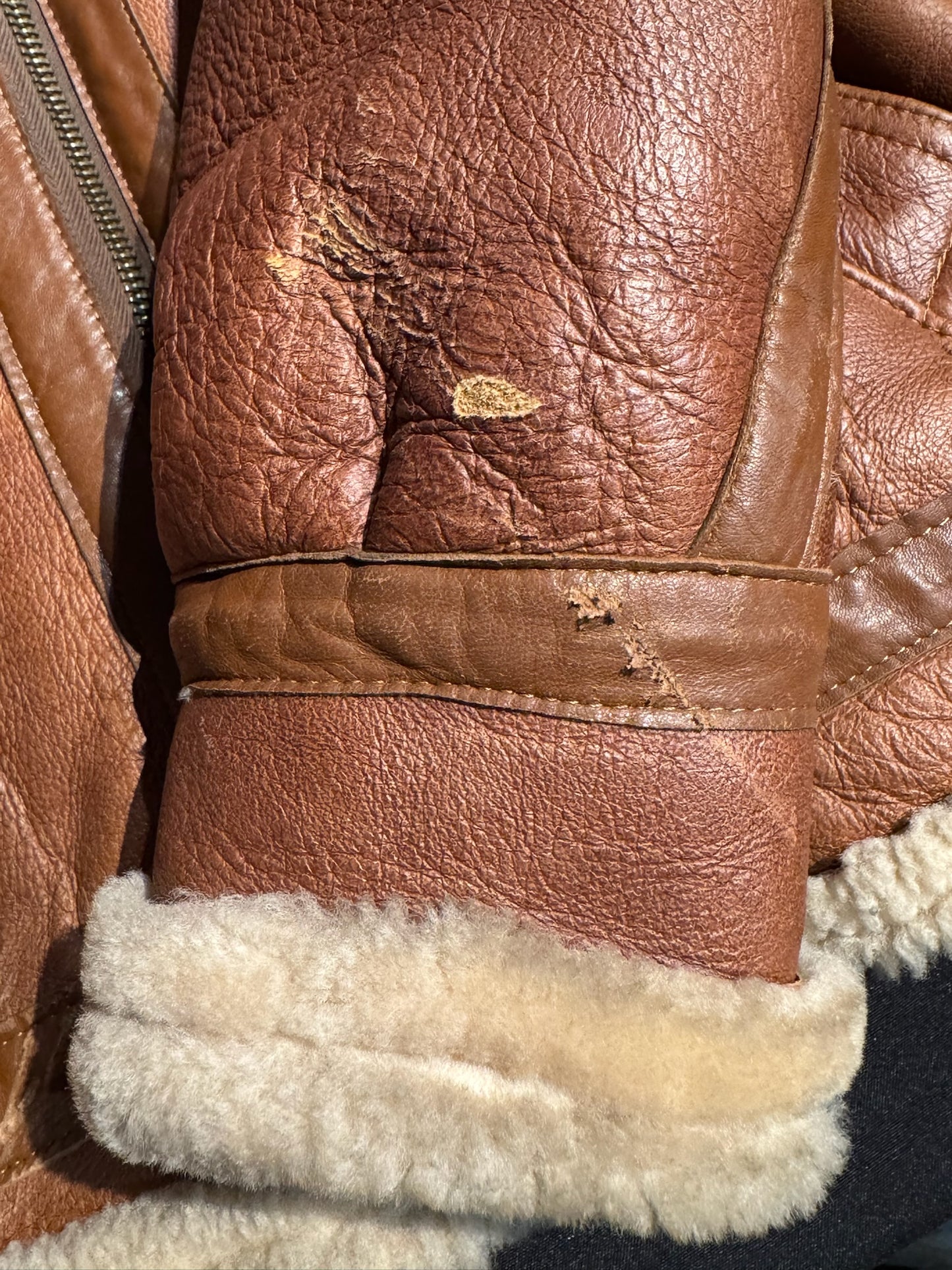 VINTAGE SHEARLING BOMBARDIER SHEEPSKIN CAMEL JACKET SZ: S/M