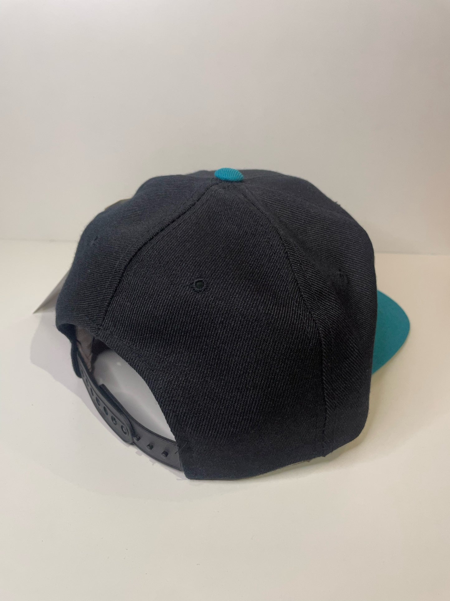 "DS" VINTAGE 90s SAN JOSE SHARKS SPORTS SPECIALTIES SCRIPT SNAPBACK HAT