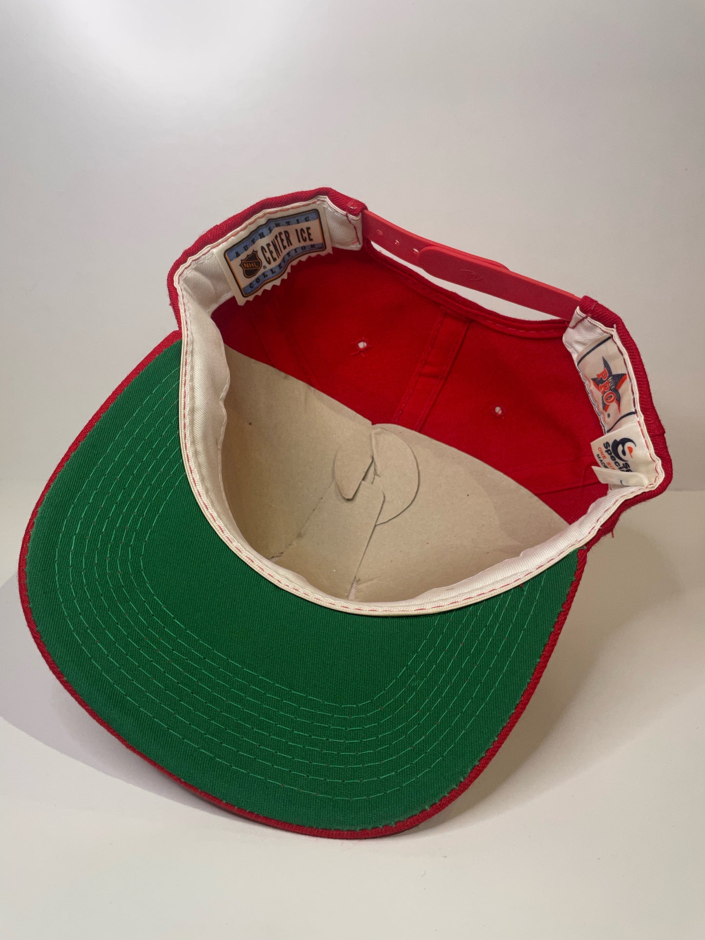 "DS" VINTAGE 90s CALGARY FLAMES SPORTS SPECIALTIES SCRIPT SNAPBACK HAT