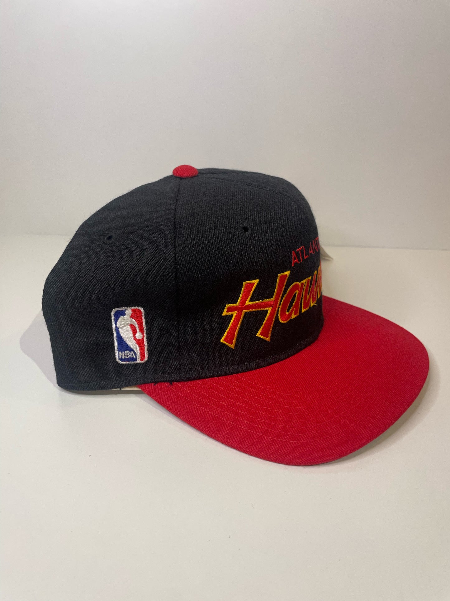 "DS" VINTAGE 90s ATLANTA HAWKS SPORTS SPECIALTIES SCRIPT SNAPBACK HAT