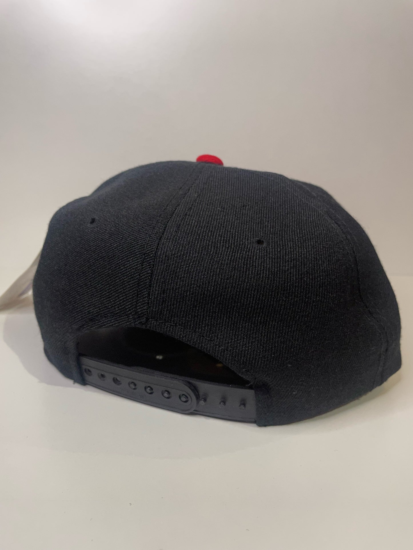 "DS" VINTAGE 90s ATLANTA HAWKS SPORTS SPECIALTIES SCRIPT SNAPBACK HAT