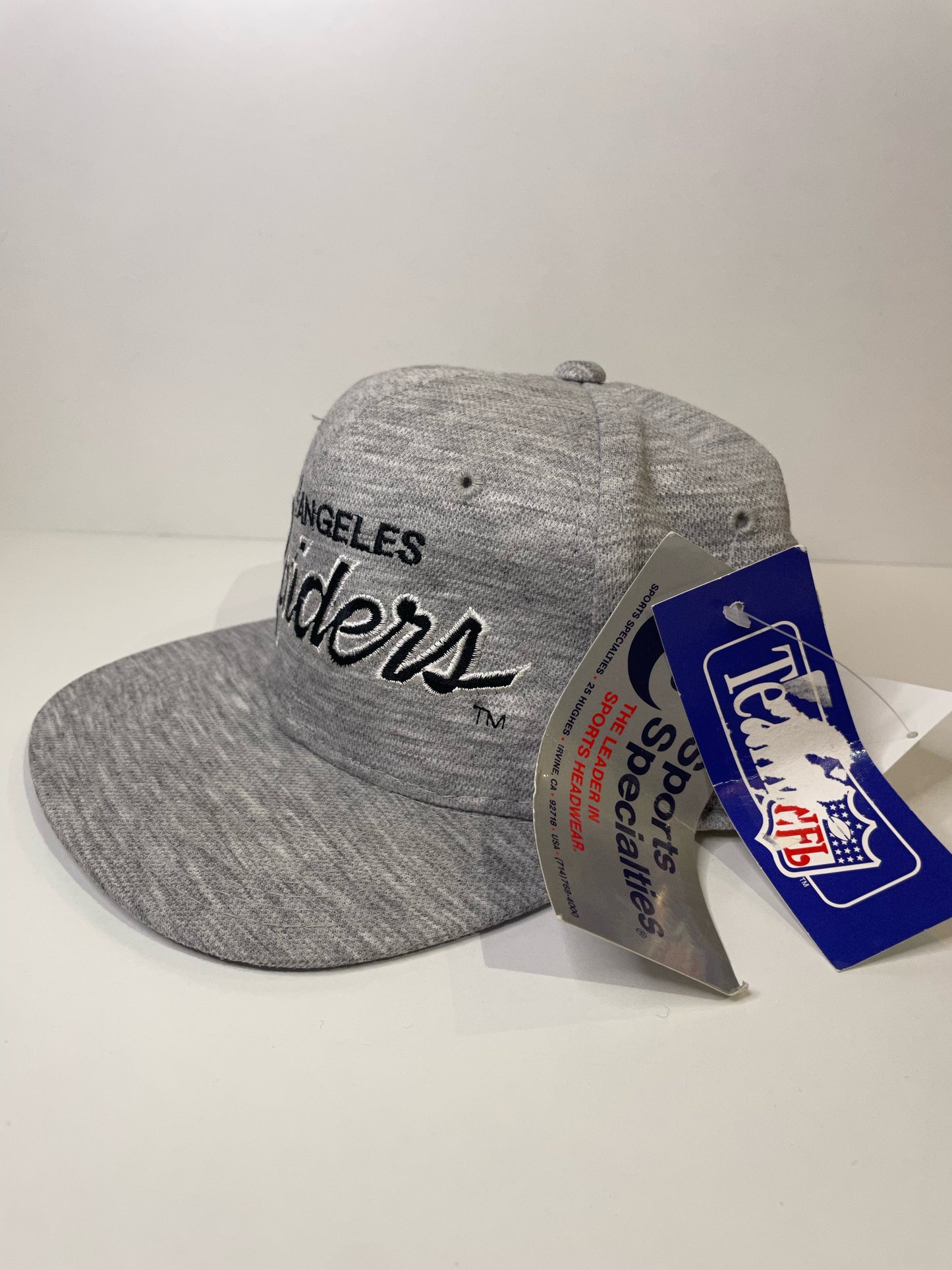 "DS" VINTAGE 90s LOS ANGELES RAIDERS SPORTS SPECIALTIES SCRIPT SNAPBACK HAT