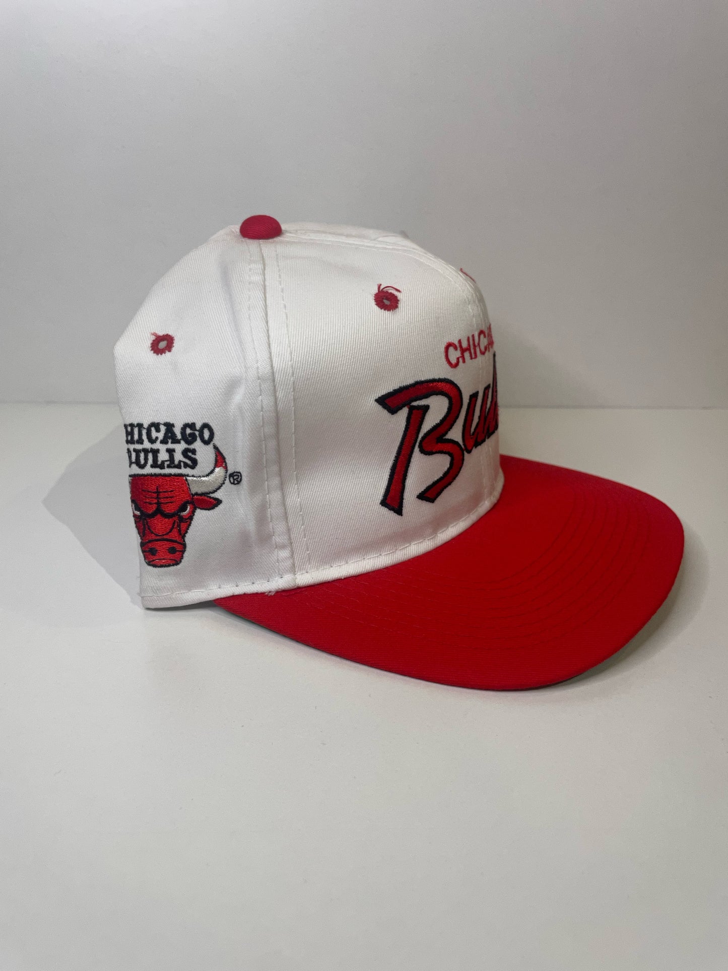 "DS" VINTAGE 90s CHICAGO BULLS SPORTS SPECIALTIES SCRIPT SNAPBACK HAT