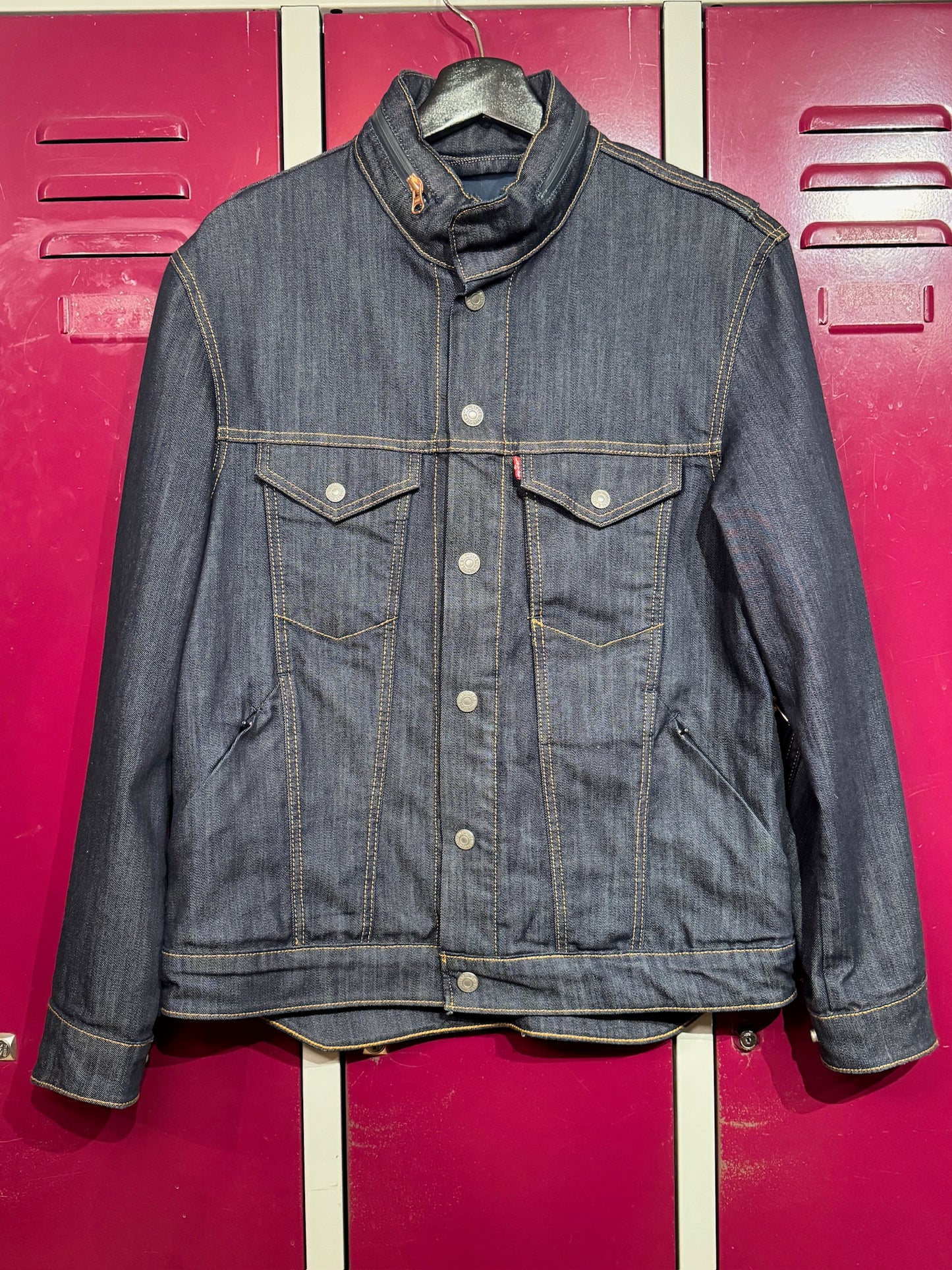 LEVI'S COMMUTER TRUCKER DENIM JACKET SZ: M