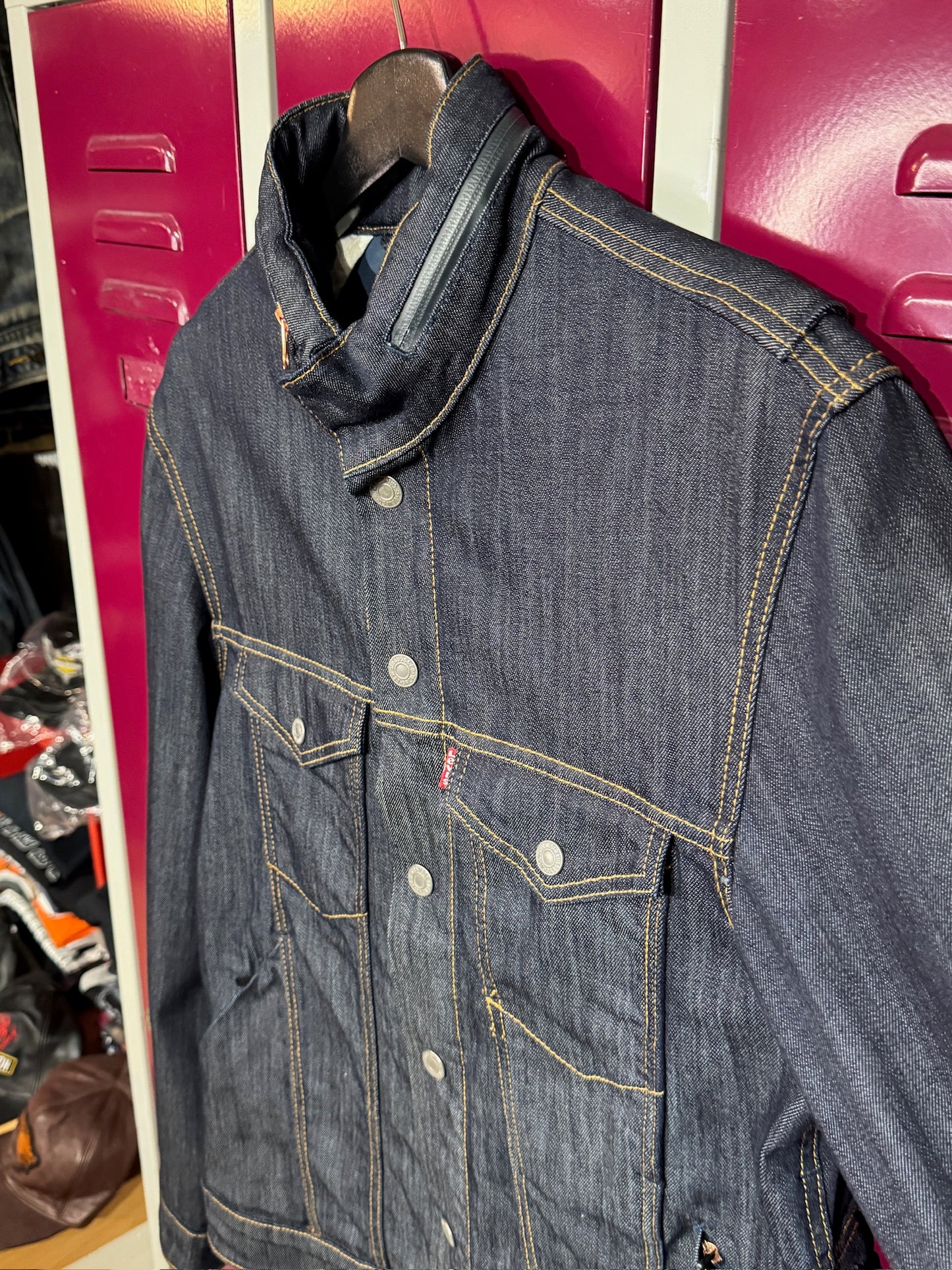 LEVI'S COMMUTER TRUCKER DENIM JACKET SZ: M