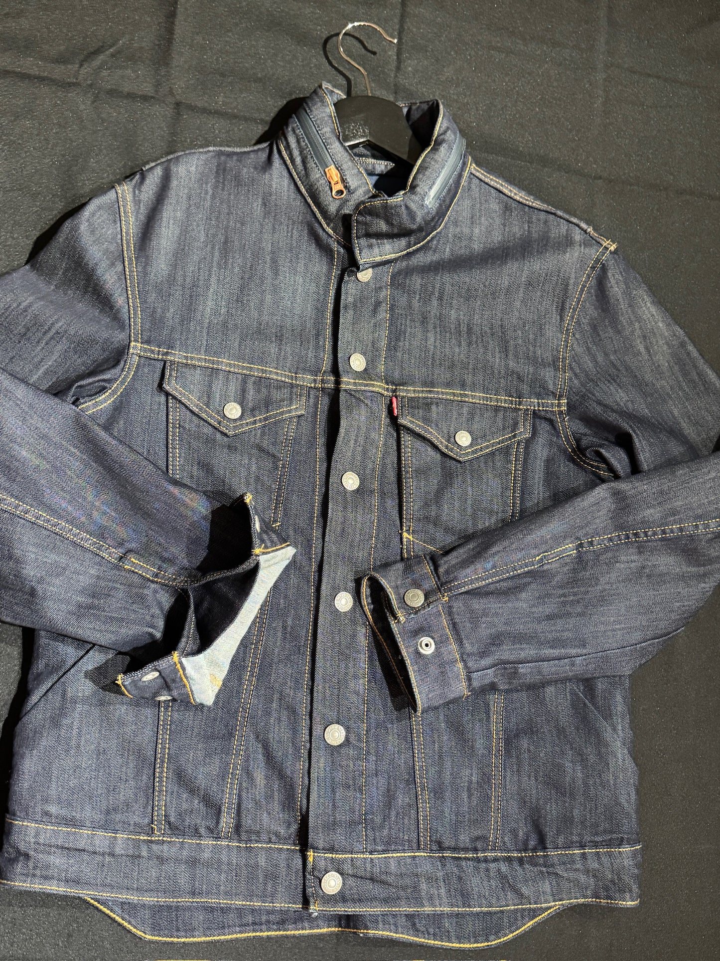 LEVI'S COMMUTER TRUCKER DENIM JACKET SZ: M