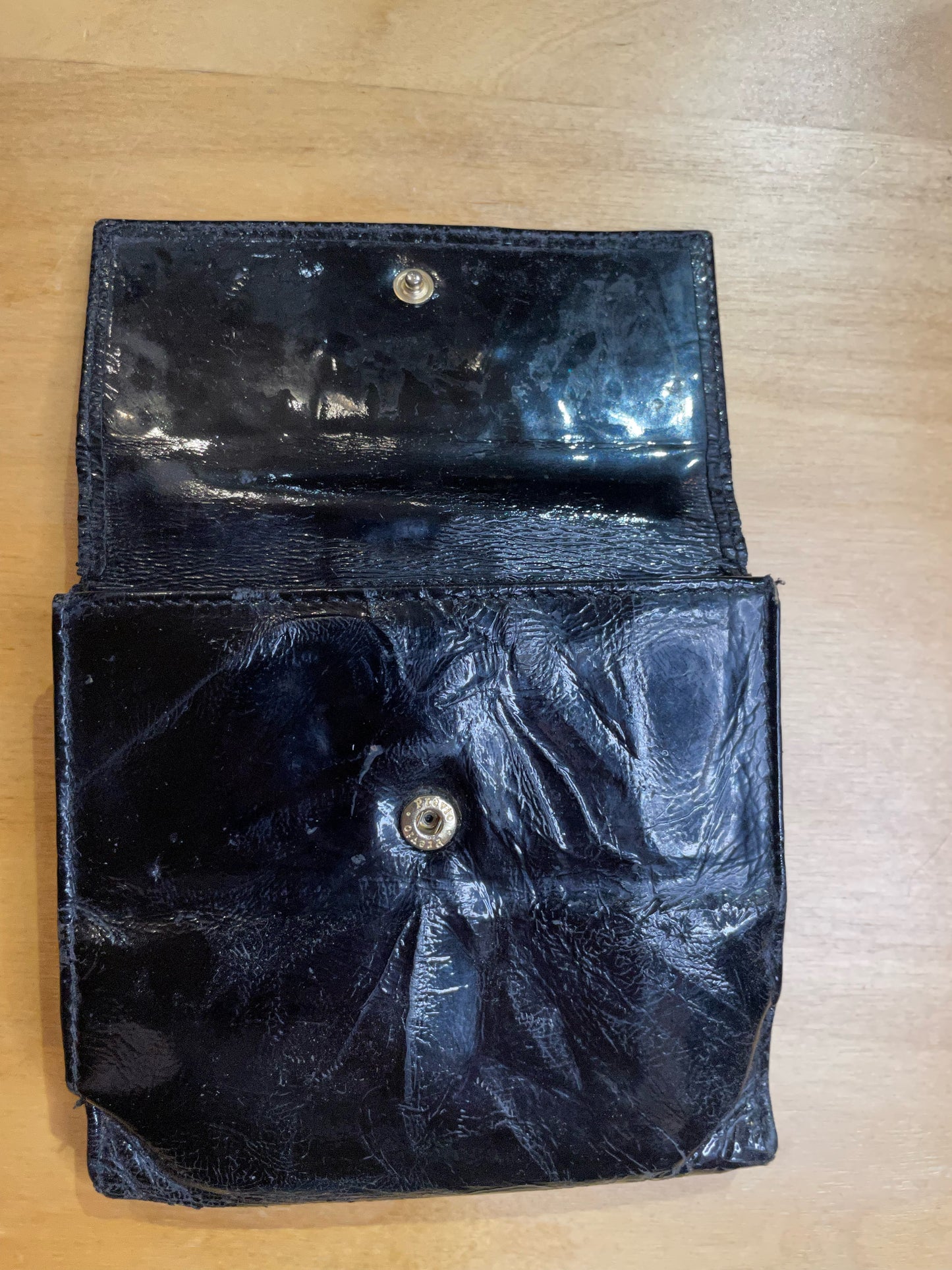 VINTAGE GUCCI WALLET