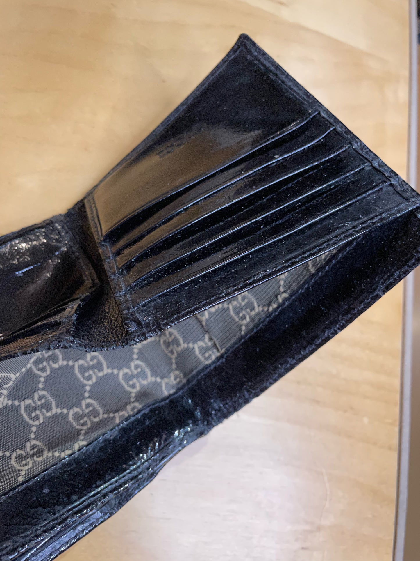 VINTAGE GUCCI WALLET