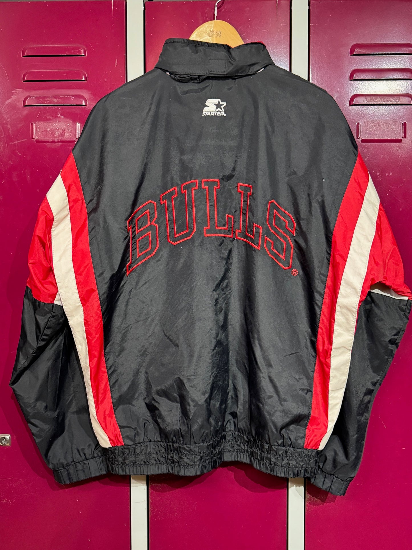 VINTAGE 90s CHICAGO BULLS WINDBREAKER JACKET SZ: M