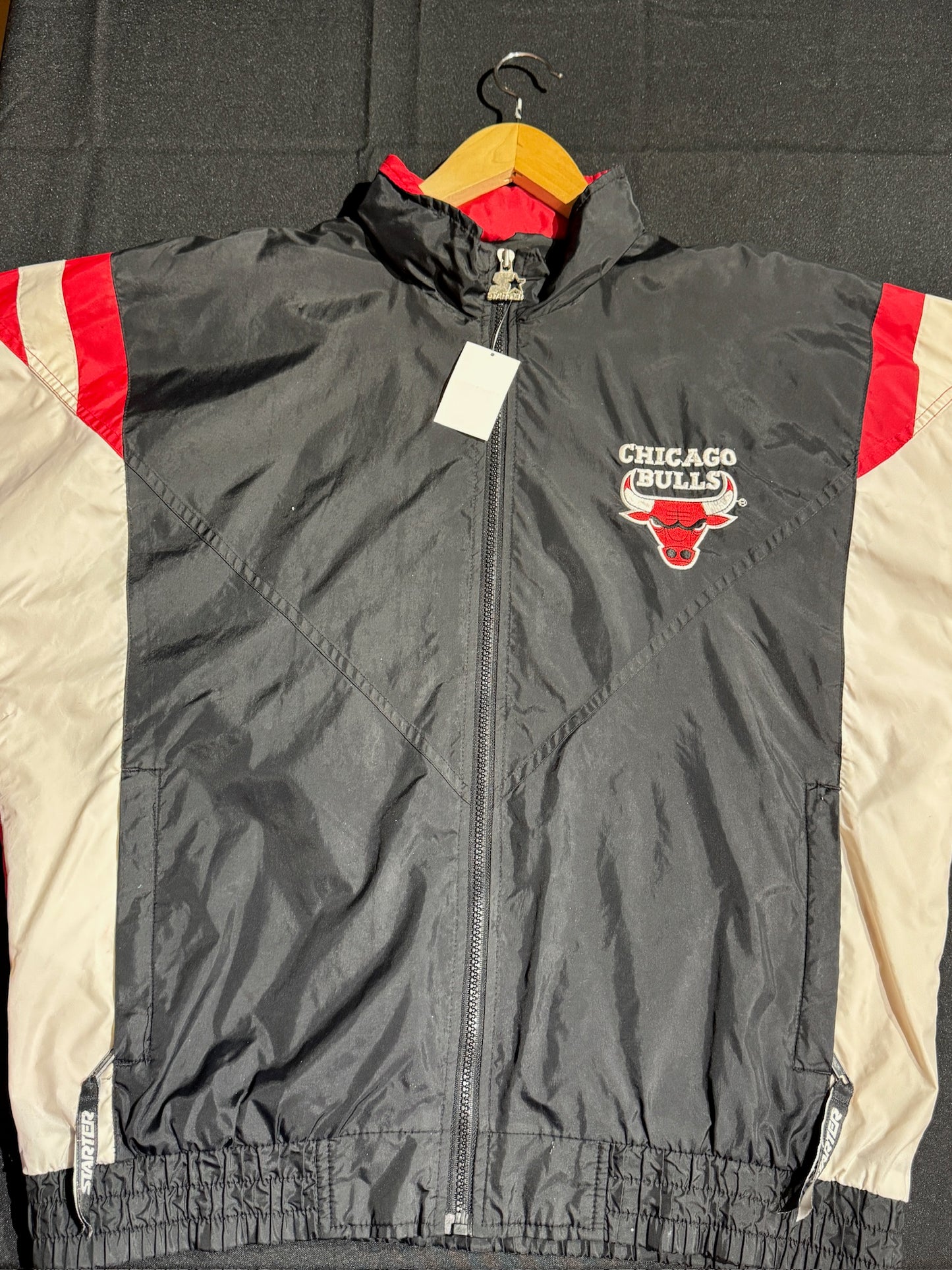 VINTAGE 90s CHICAGO BULLS WINDBREAKER JACKET SZ: M