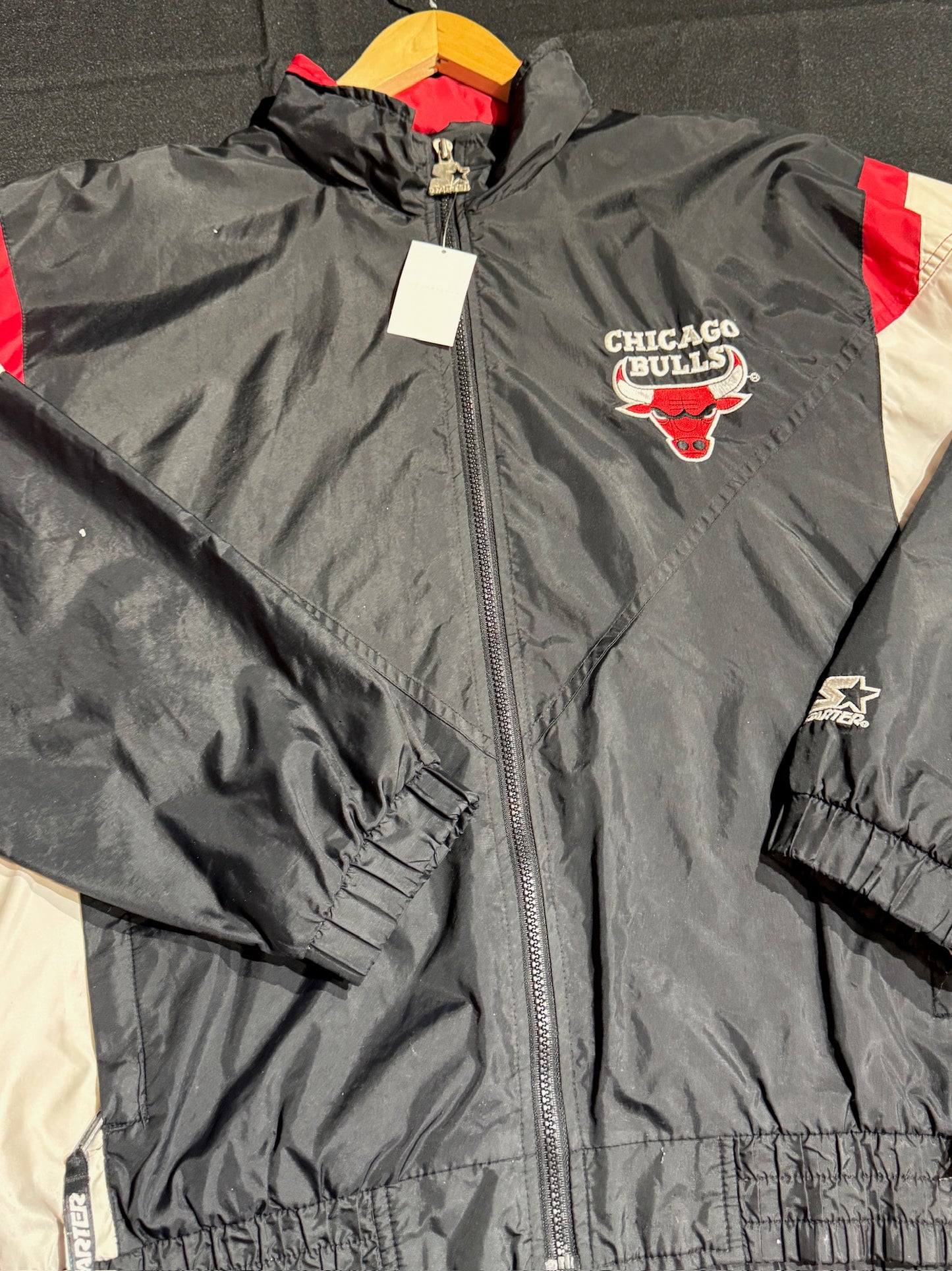 VINTAGE 90s CHICAGO BULLS WINDBREAKER JACKET SZ: M