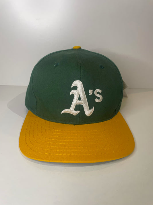 "DS" VINTAGE 90s OAKLAND ATHLETICS DREW PEARSON SNAPBACK CAP HAT