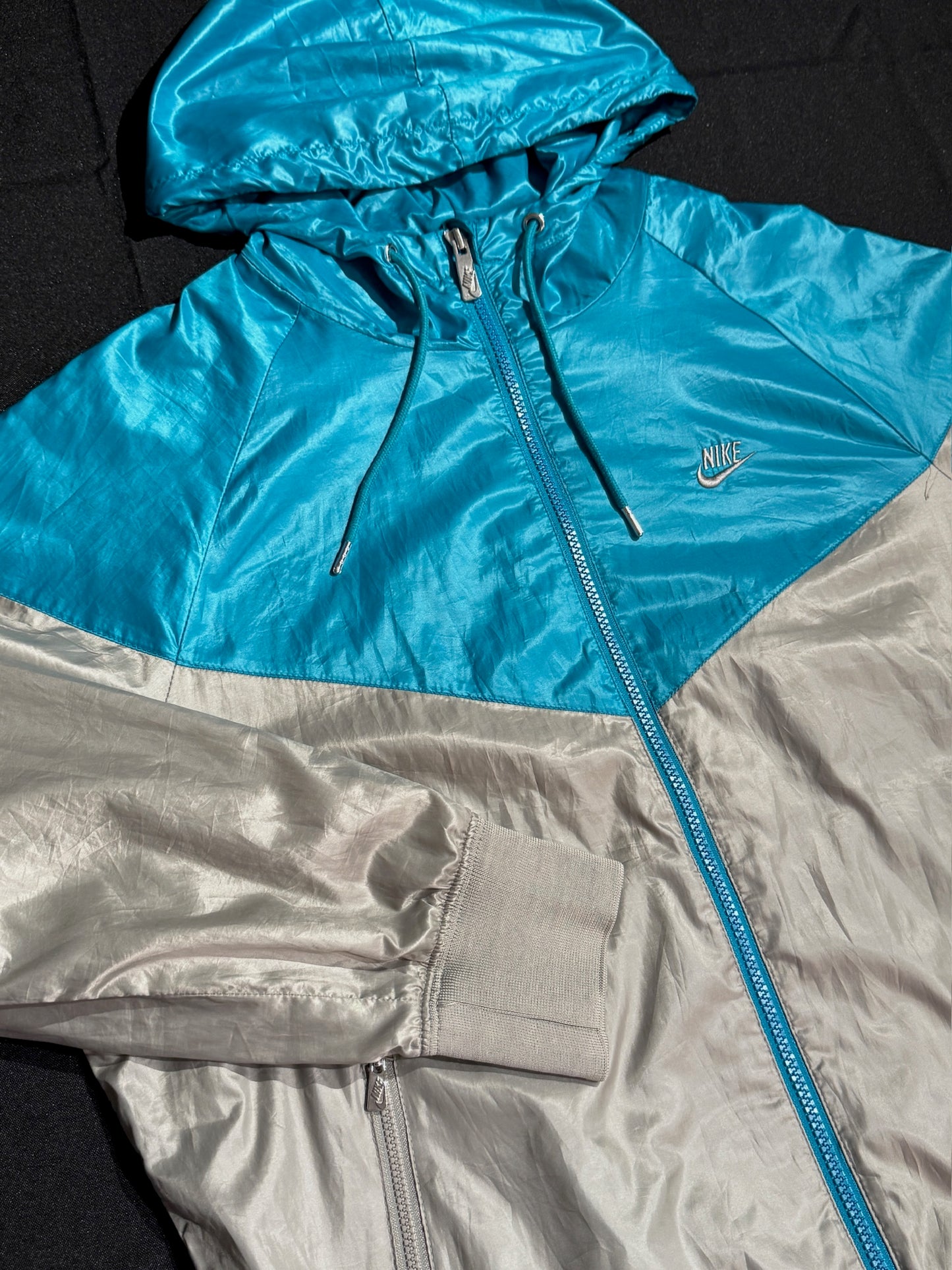 NIKE SPORTSWEAR WINDBREAKER JACKET  SZ: M