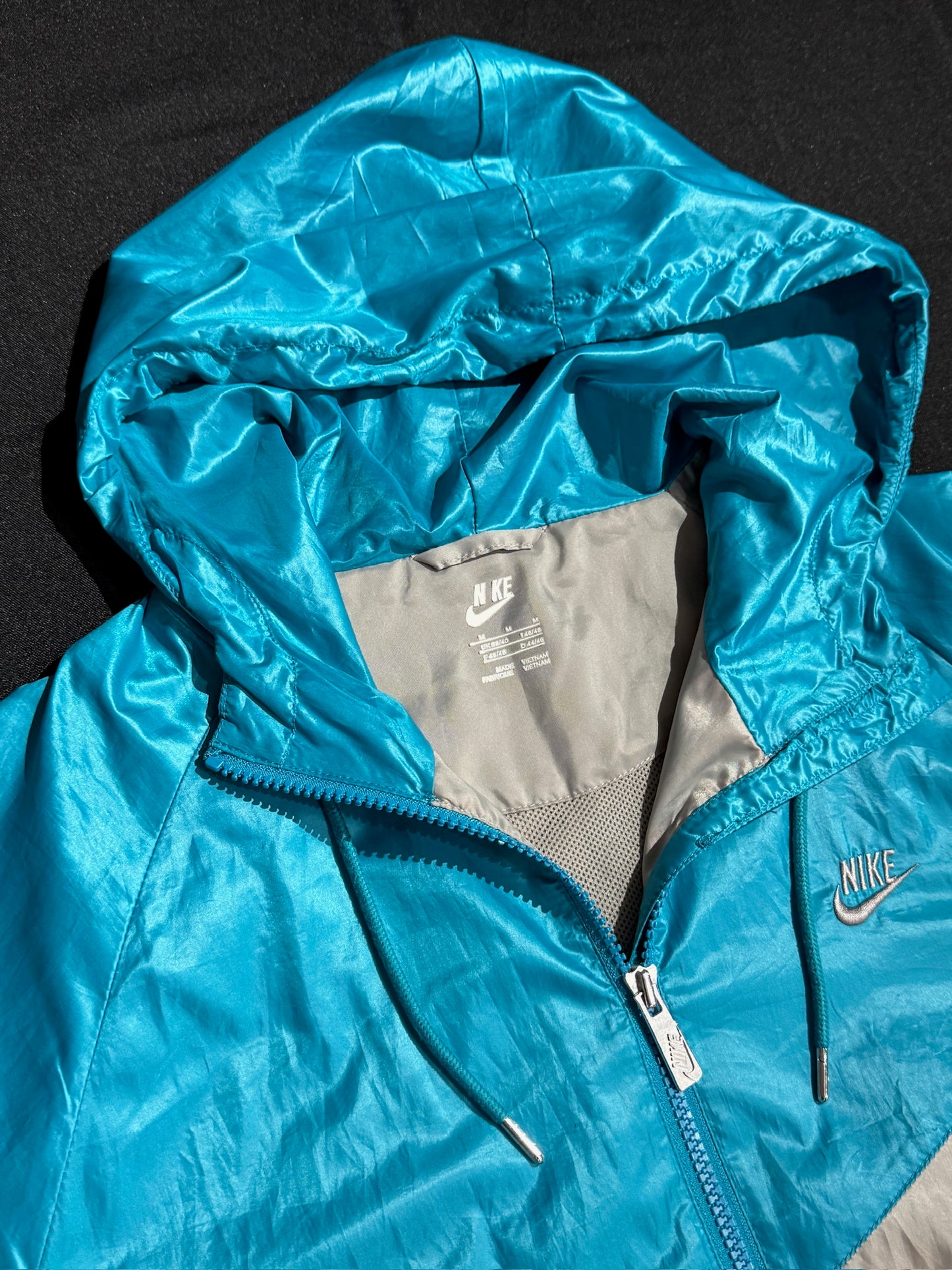 NIKE SPORTSWEAR WINDBREAKER JACKET  SZ: M