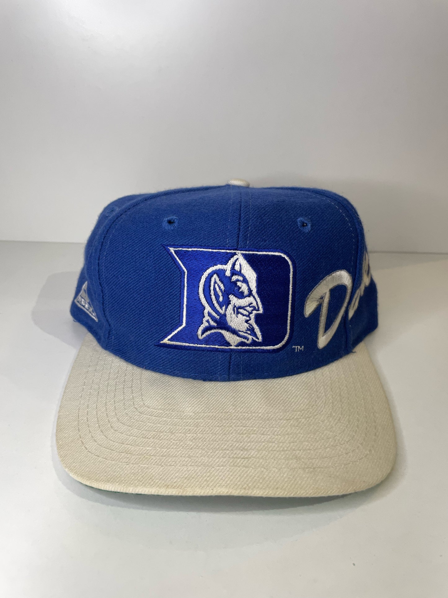 VINTAGE 90s DUKE BLUE DEVILS APEX ONE SNAPBACK CAP HAT