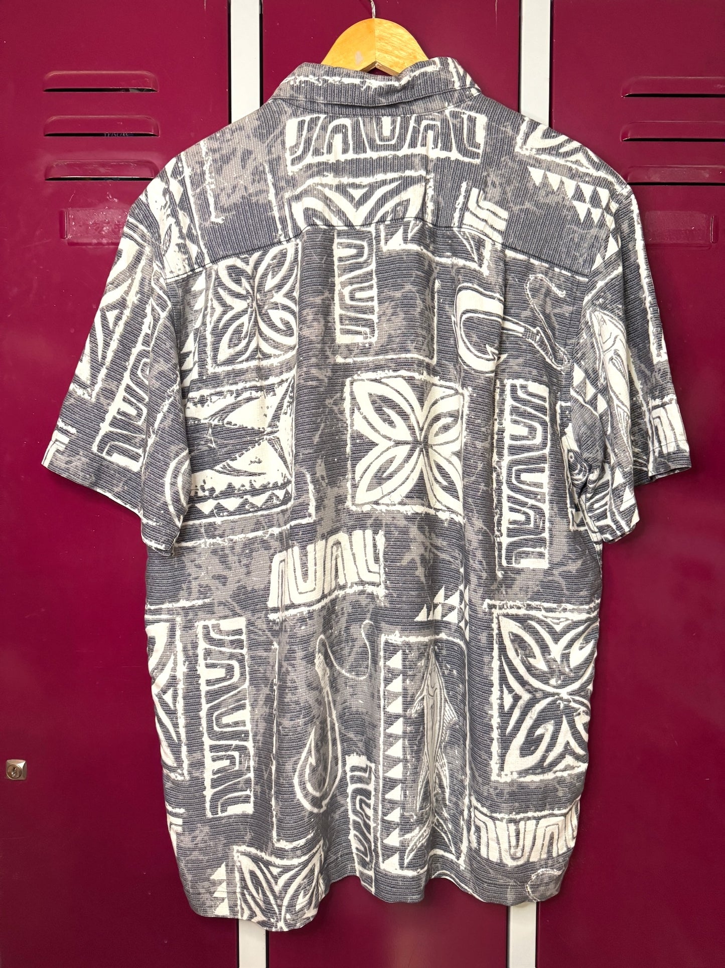 QUIKSILVER SHORT SLEEVES SHIRT SZ: XL