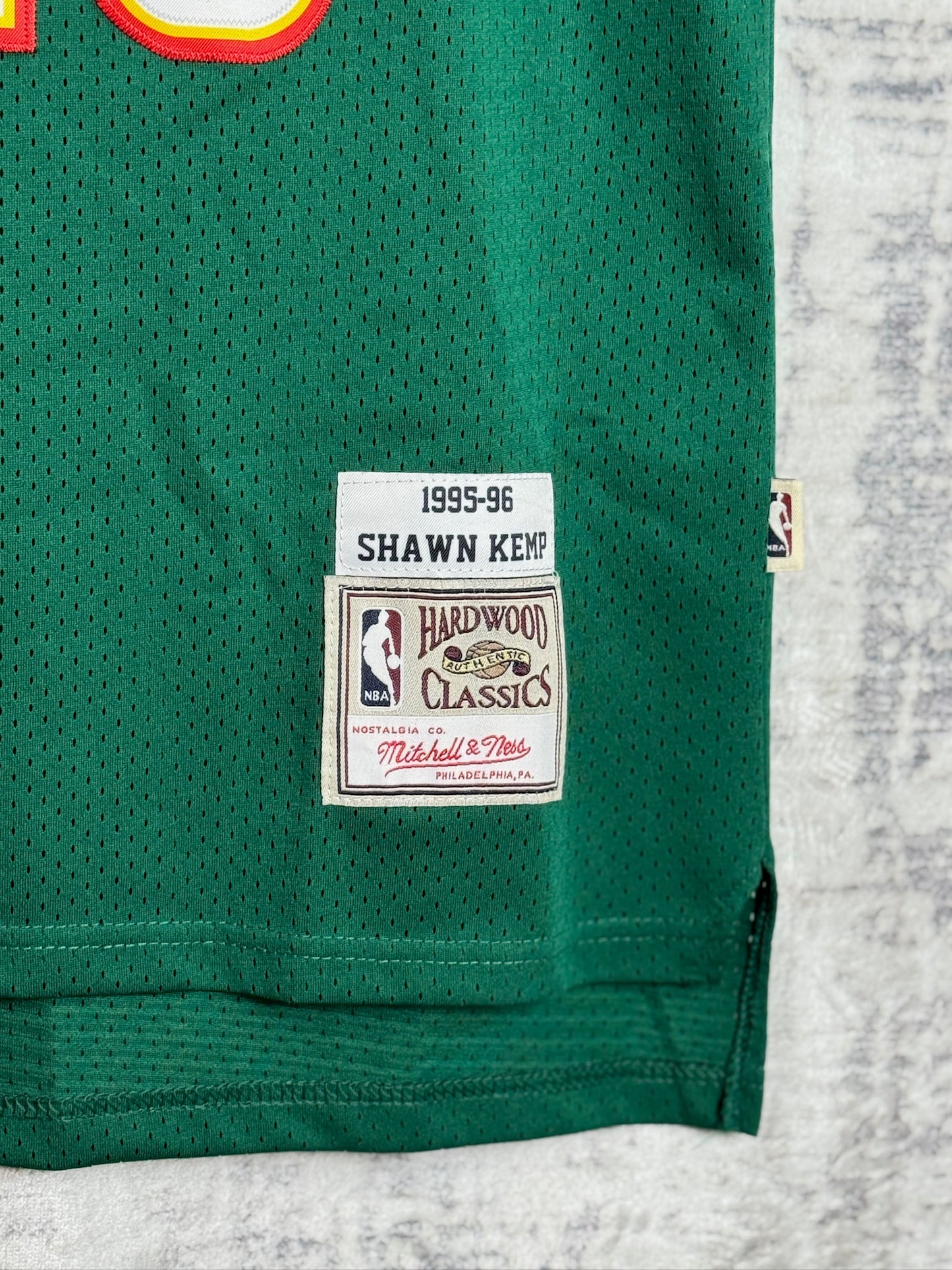 MITCHELL & NESS SEATTLE SUPERSONICS "SHAWN KEMP" NBA JERSEY SZ: 48-XL