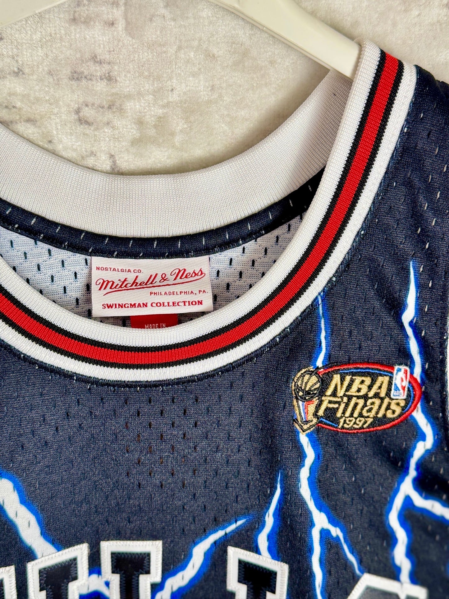 MITCHELL & NESS CHICAGO BULLS "SCOTTIE PIPPEN" NBA LIGHTNING JERSEY SZ: M