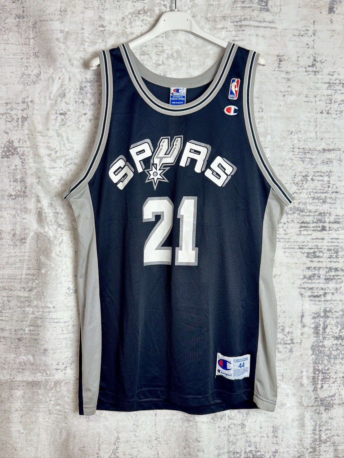 VINTAGE CHAMPION SAN ANTONIO SPURS "TIM DUNCAN" NBA JERSEY SZ: 44 (L)