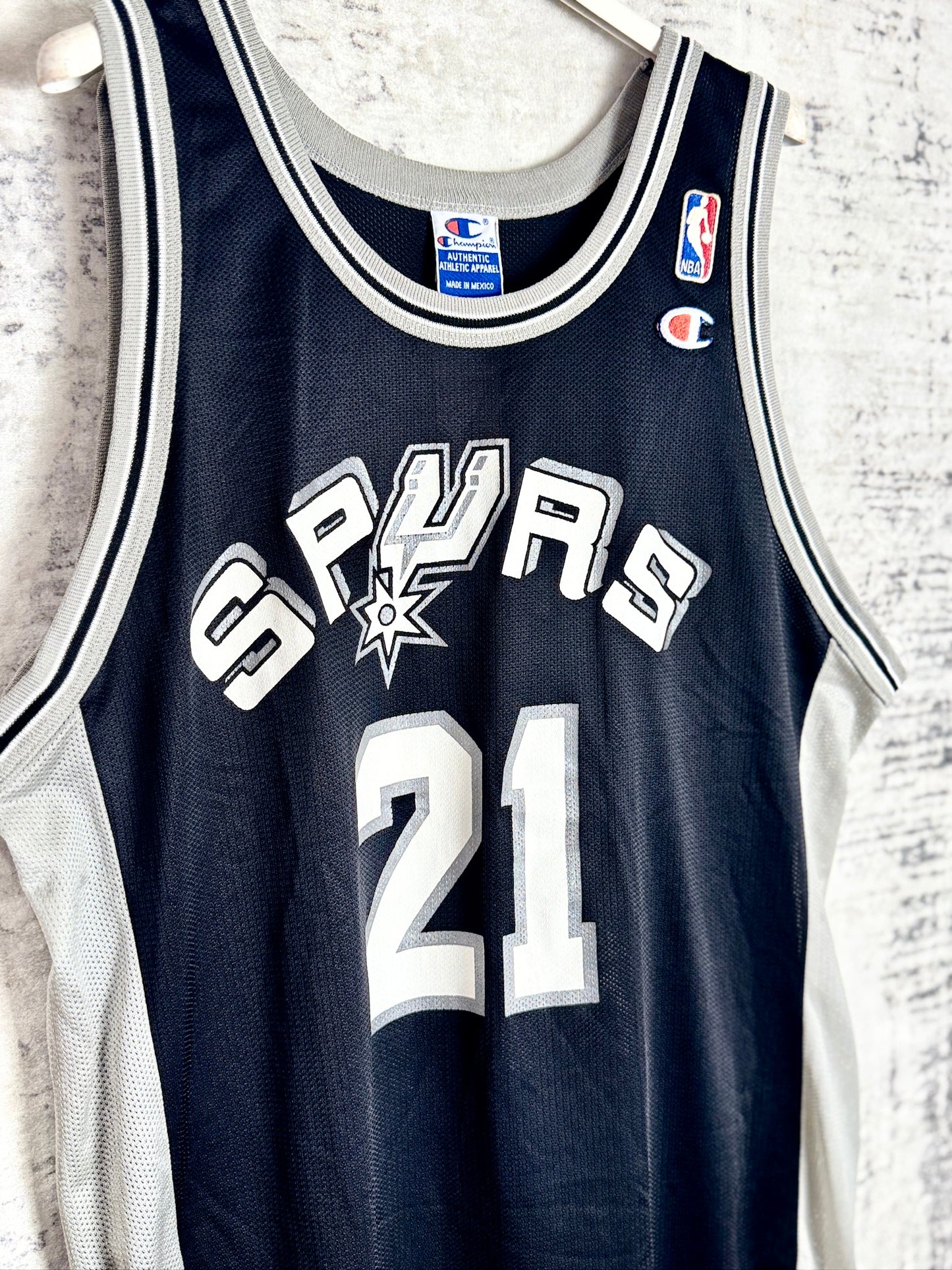 VINTAGE CHAMPION SAN ANTONIO SPURS "TIM DUNCAN" NBA JERSEY SZ: 44 (L)