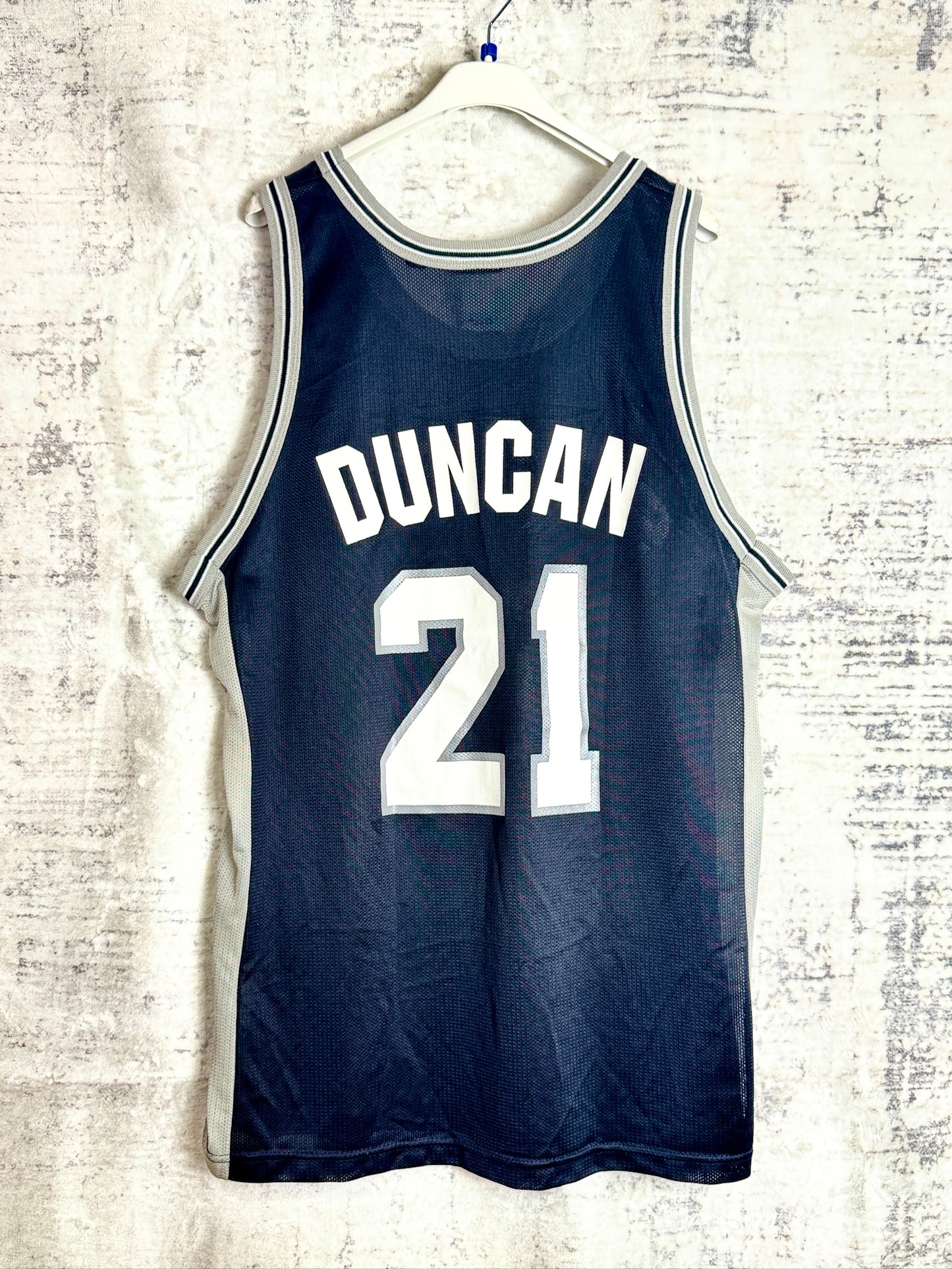 VINTAGE CHAMPION SAN ANTONIO SPURS "TIM DUNCAN" NBA JERSEY SZ: 44 (L)