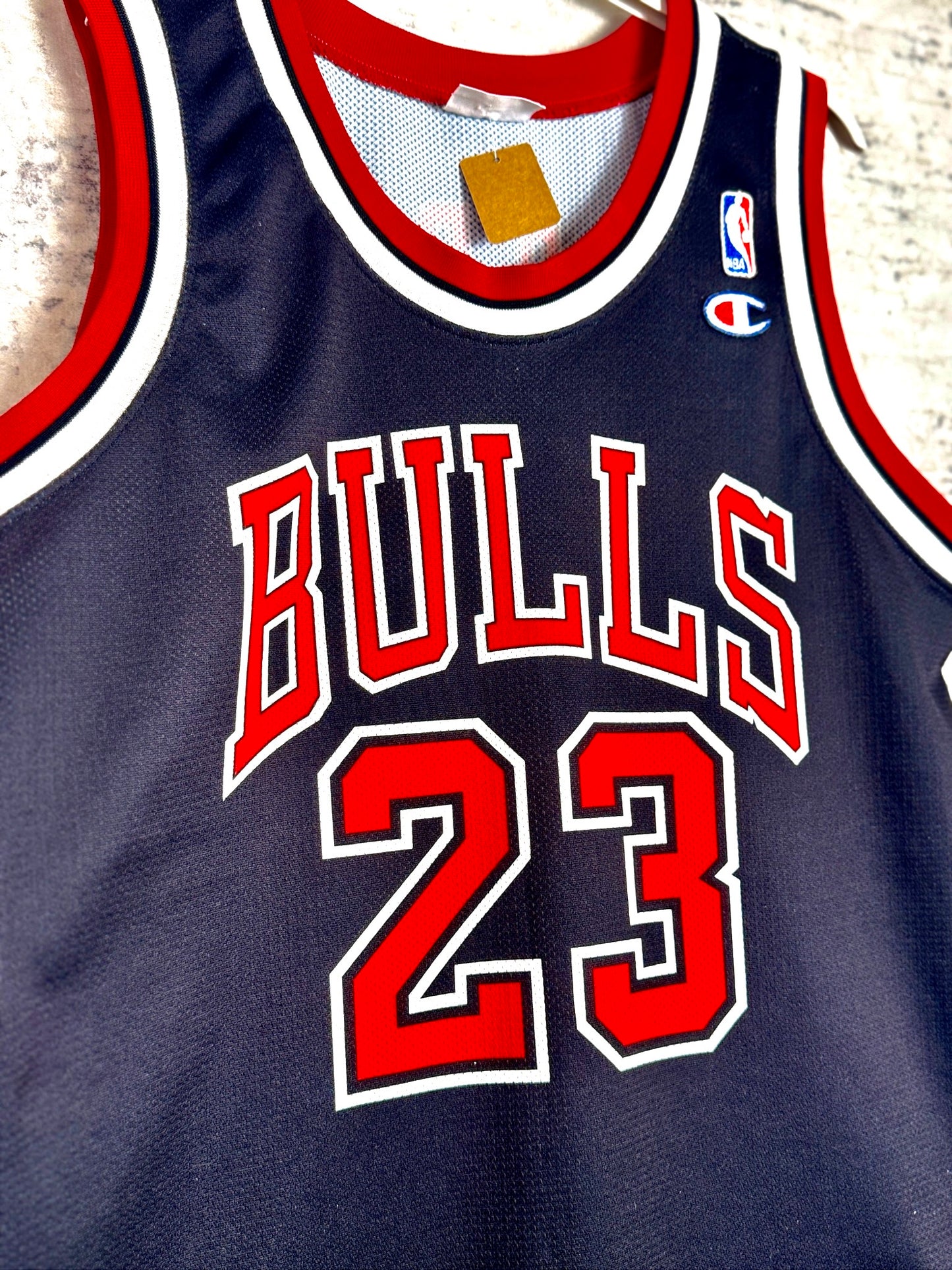 VINTAGE 90s CHAMPION CHICAGO BULLS "MICHAEL JORDAN" NBA JERSEY SZ: M