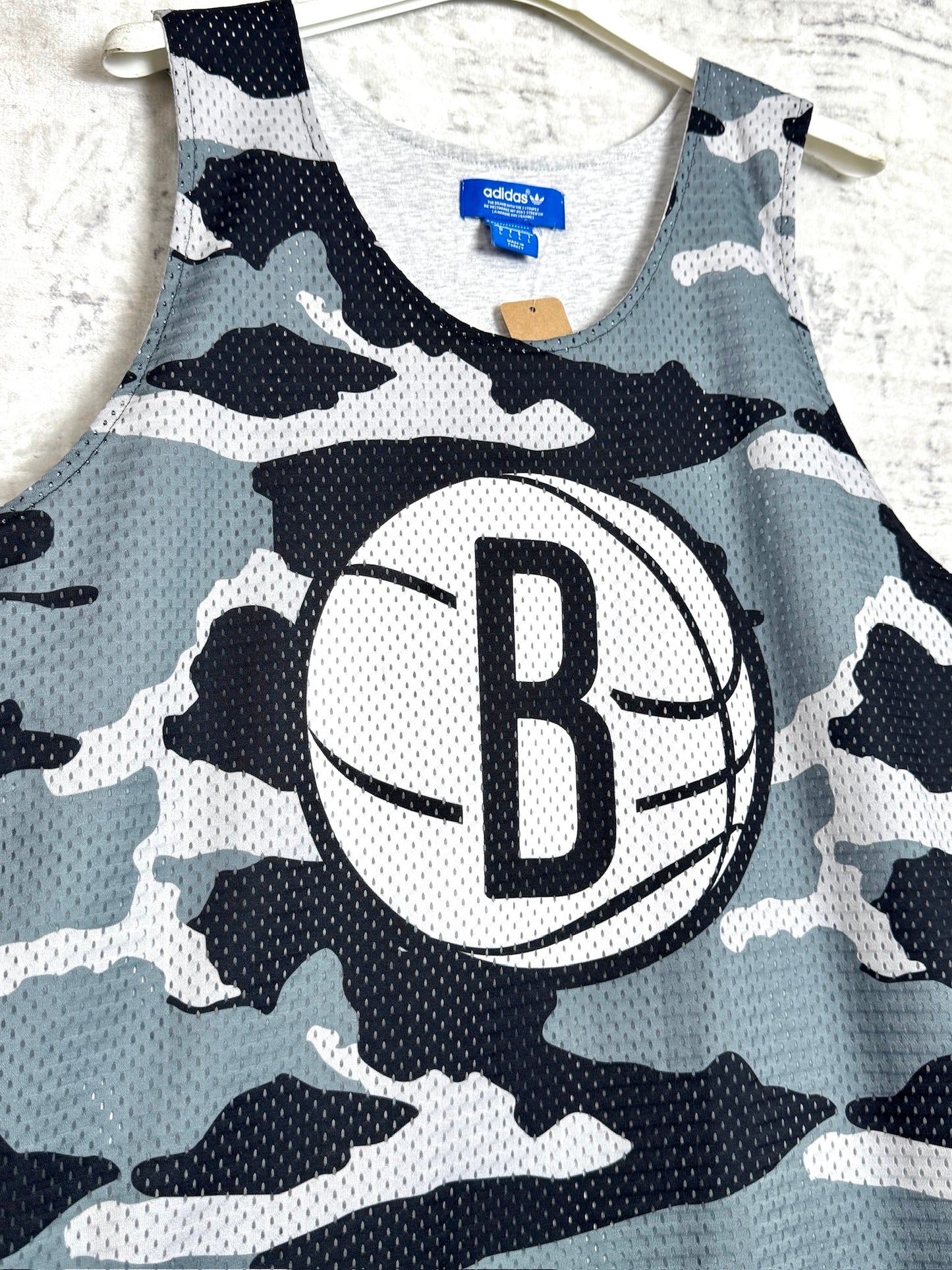 ADIDAS BROOKLYN NETS CAMO BASKETBALL JERSEY SZ: L