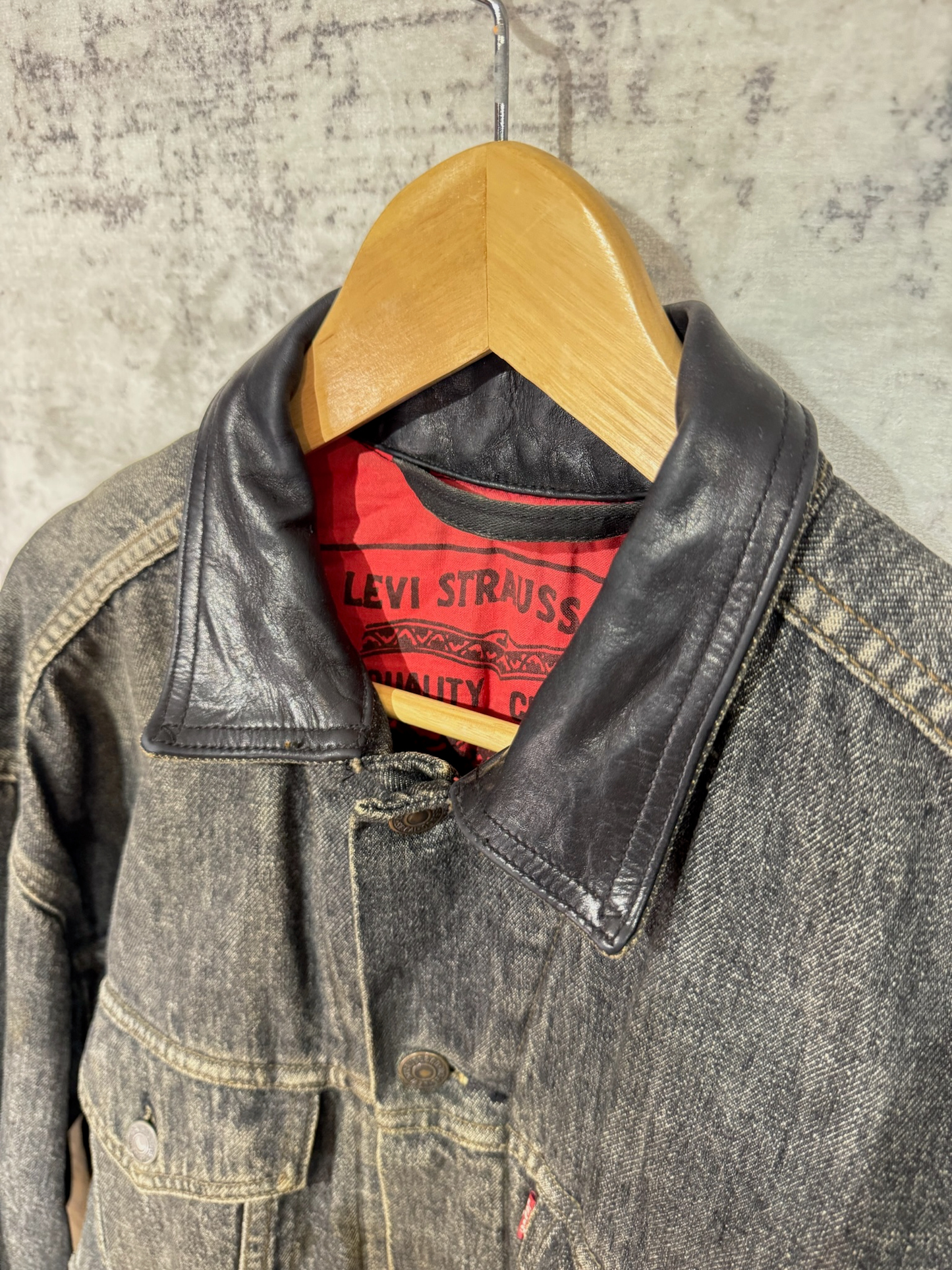 VINTAGE 1989 LEVI'S LEATHER COLLAR DENIM JACKET SZ: L