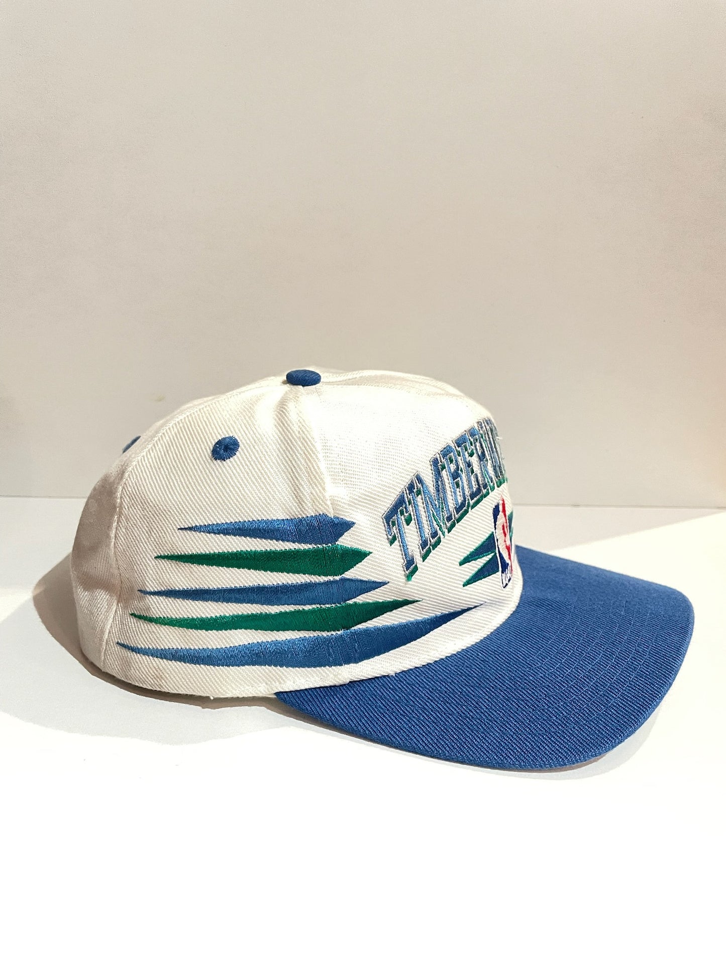 VINTAGE 90s MINNESOTA TIMBERWOLVES "DIAMOND" LOGO ATHLETIC SNAPBACK CAP HAT