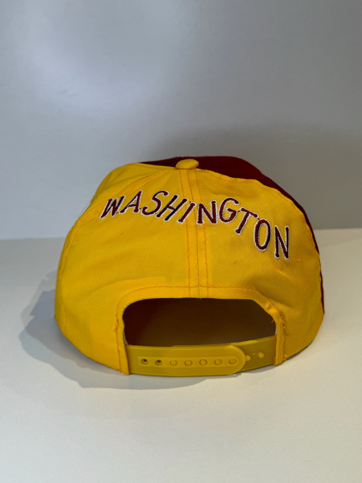"YOUTH" VINTAGE 90s WASHINGTON REDSKINS AMERICAN NEEDLE SNAPBACK CAP HAT