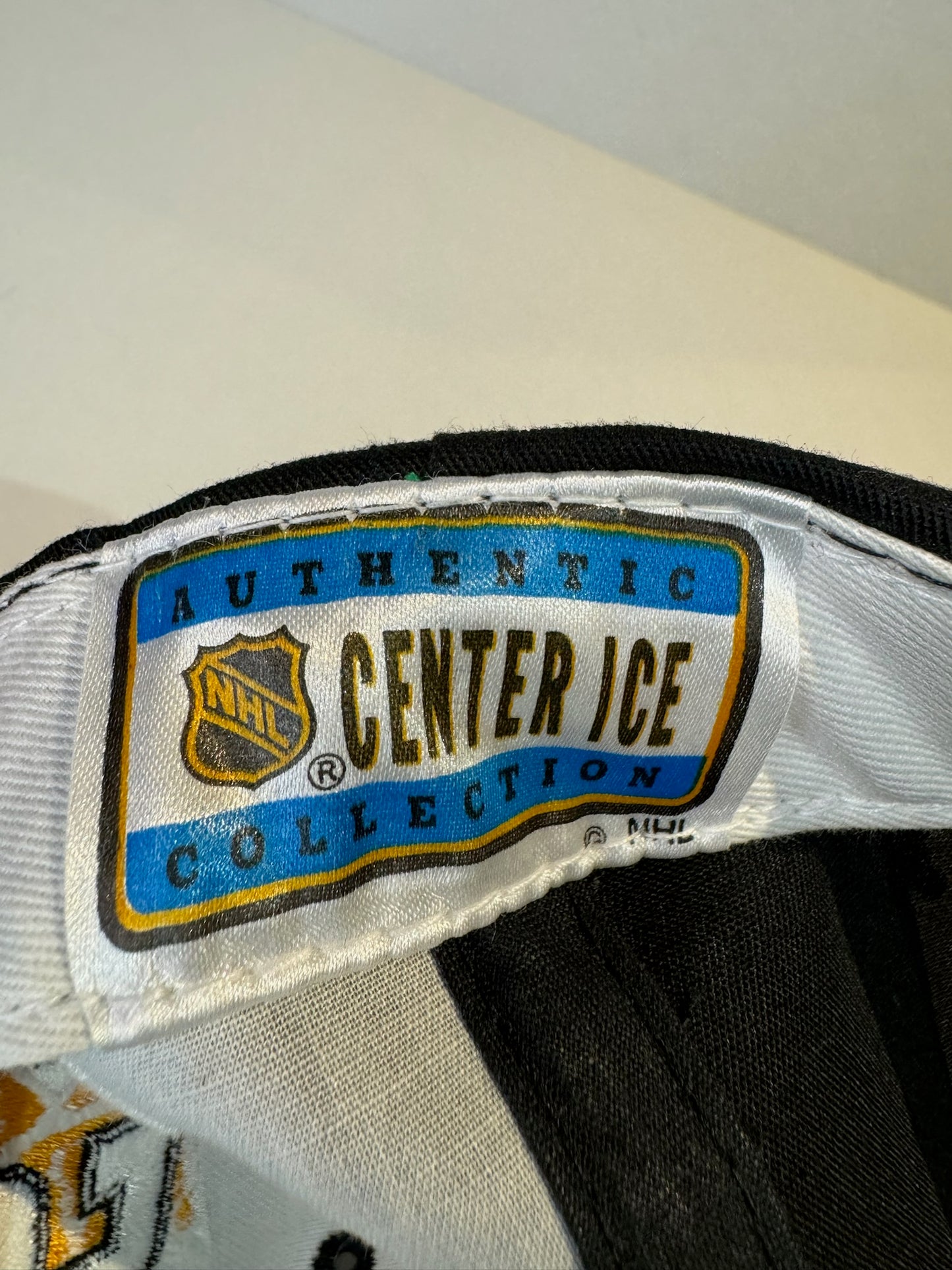 "YOUTH" VINTAGE 90s PITTSBURGH PENGUINS SPORTS SPECIALTIES SNAPBACK CAP HAT