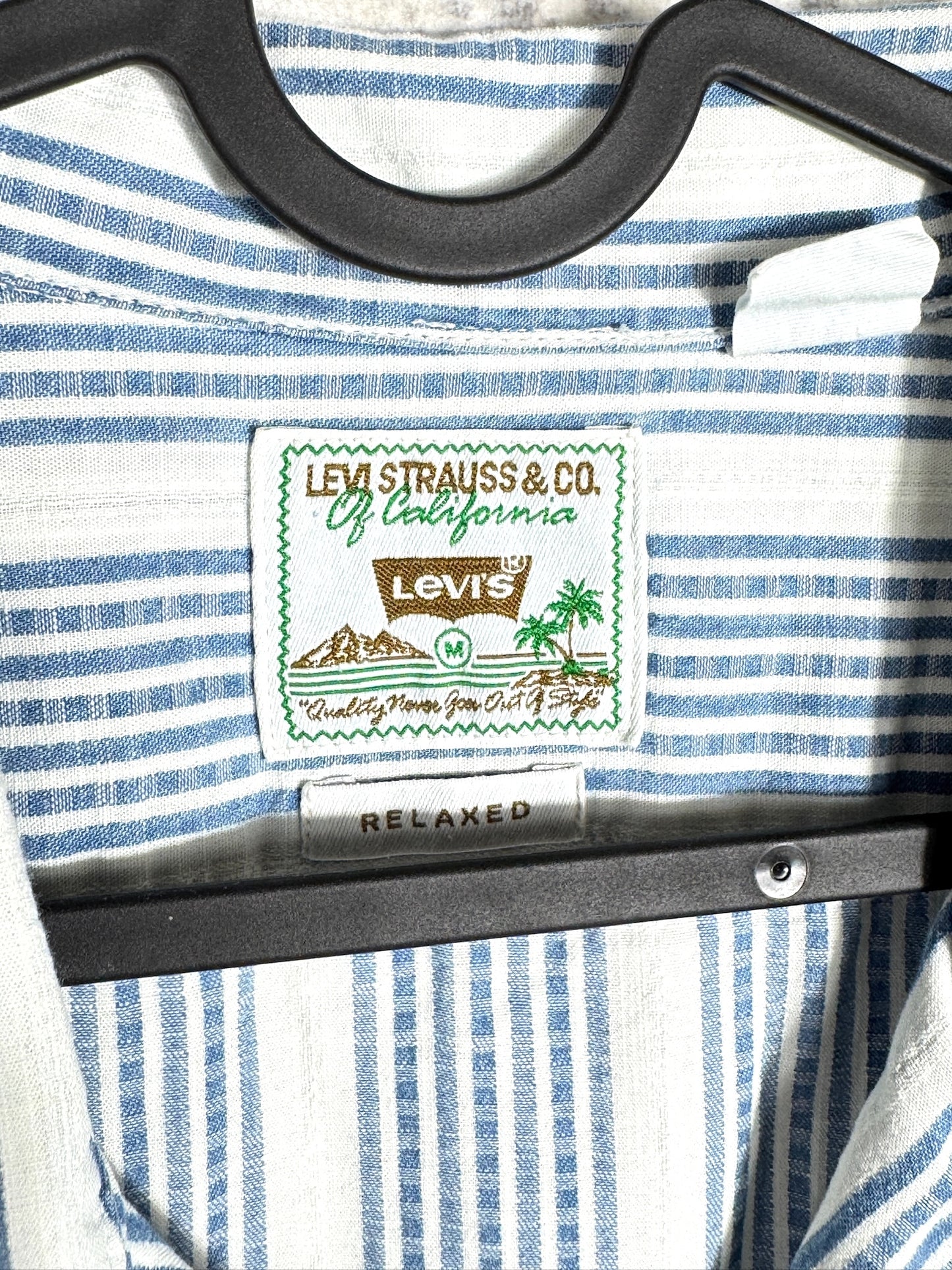 LEVI'S OF CALIFORNIA "STRIPED" SHORT SLEEVES SHIRT SZ: M