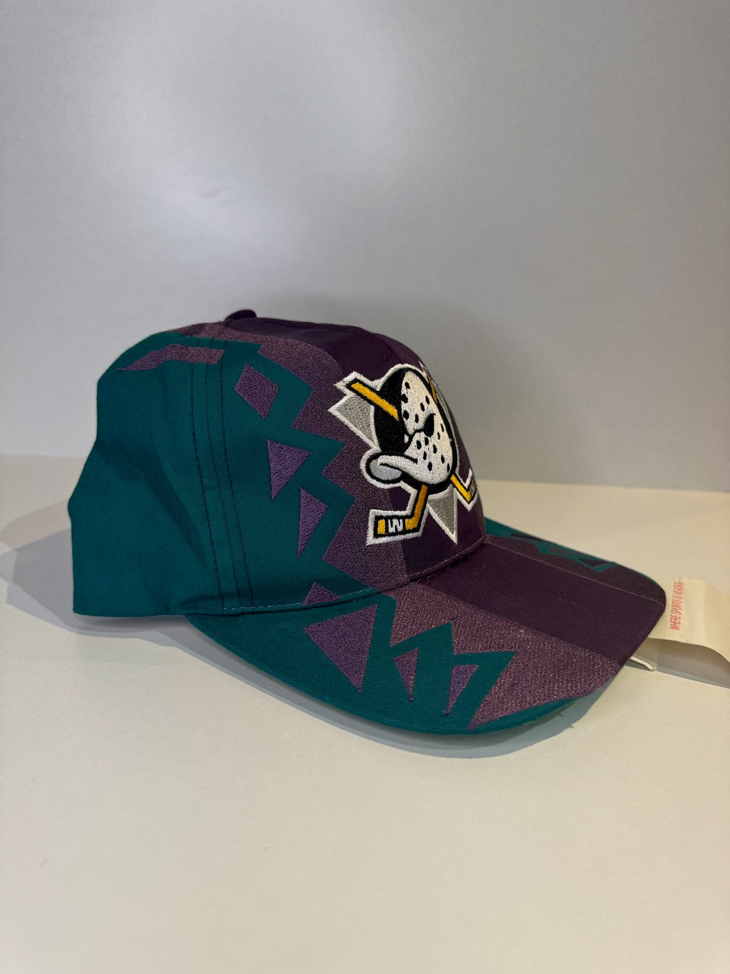 "DS" VINTAGE 90s MIGHTY DUCKS SPORTS SPECIALTIES "SHATTER" SNAPBACK HAT