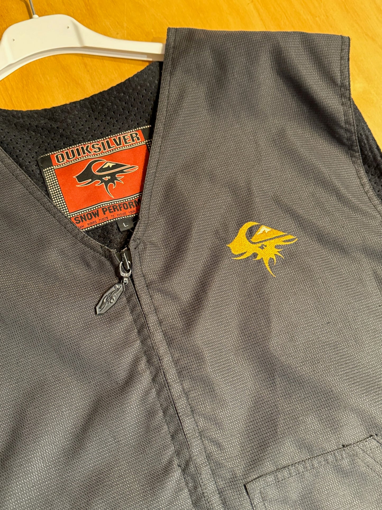 QUIKSILVER "SNOW PERFORMANCE" VEST SZ: L