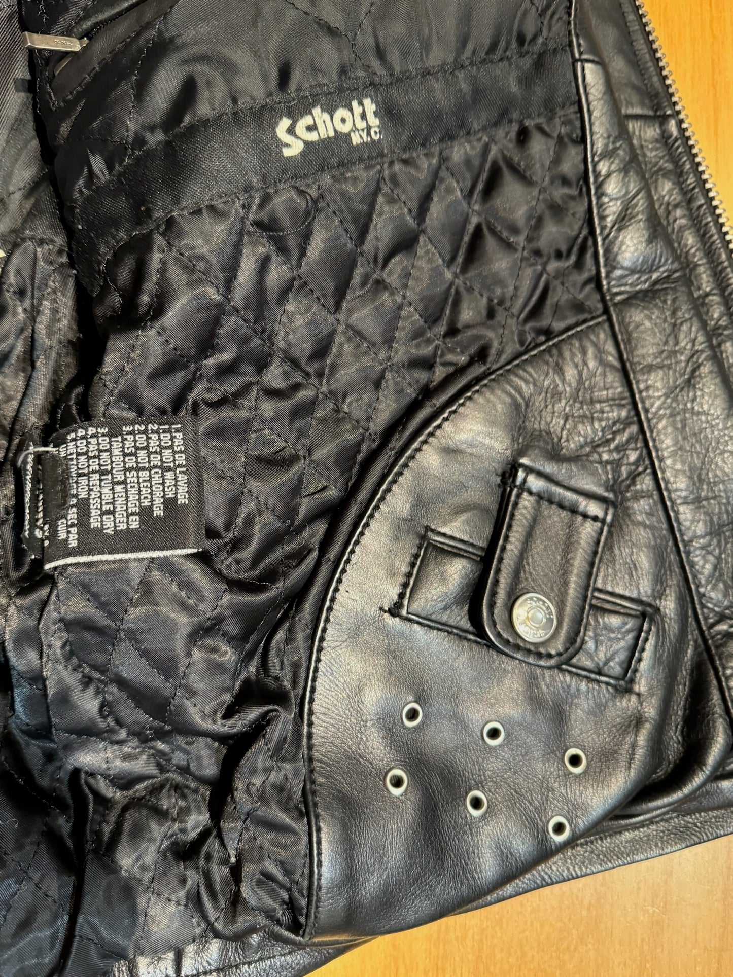 SCHOTT N.Y.C LEATHER BIKER VEST SZ: M