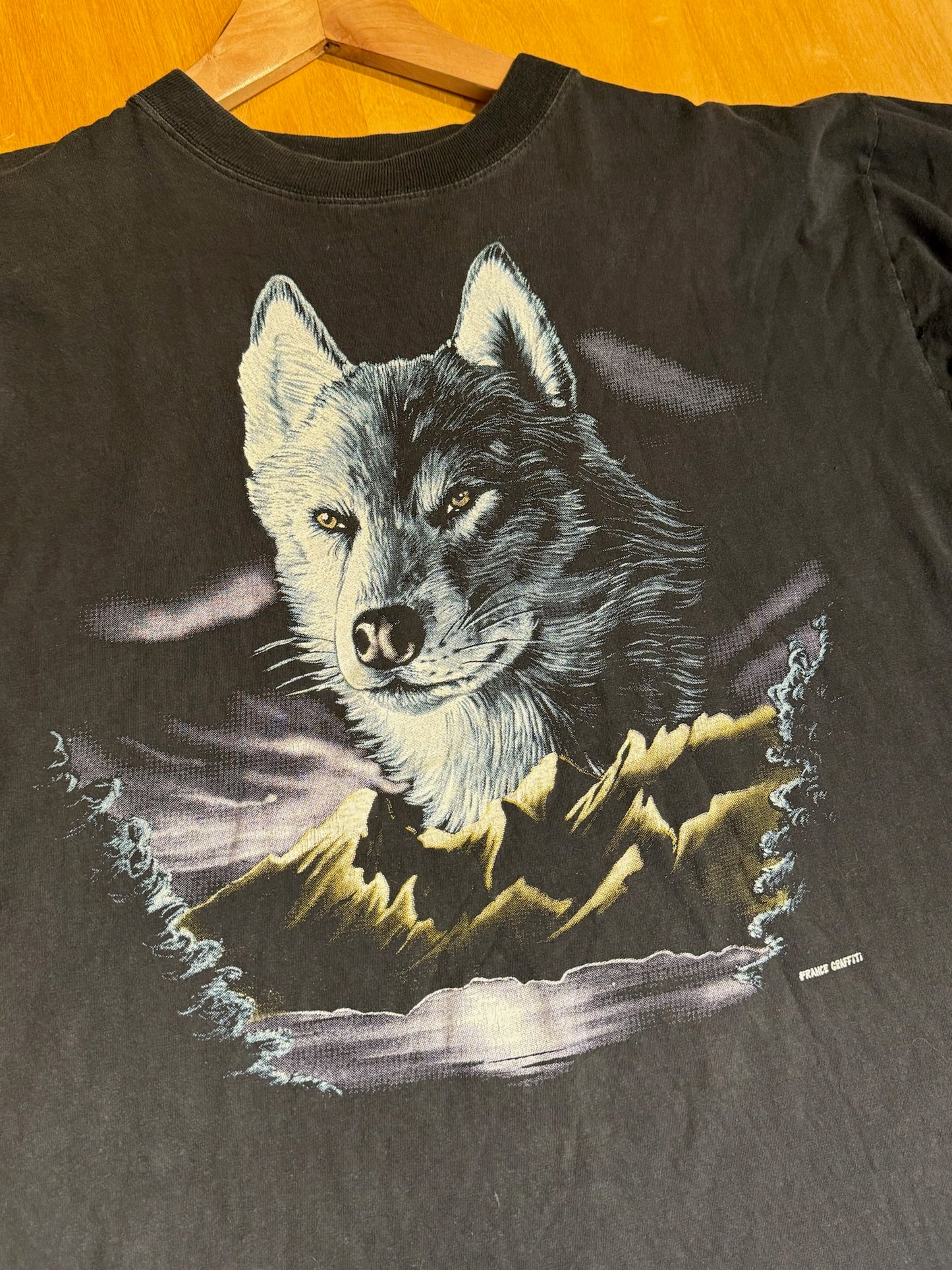 VINTAGE 90s WOLF "FRANCE GRAFFITI" T-SHIRT SZ: L