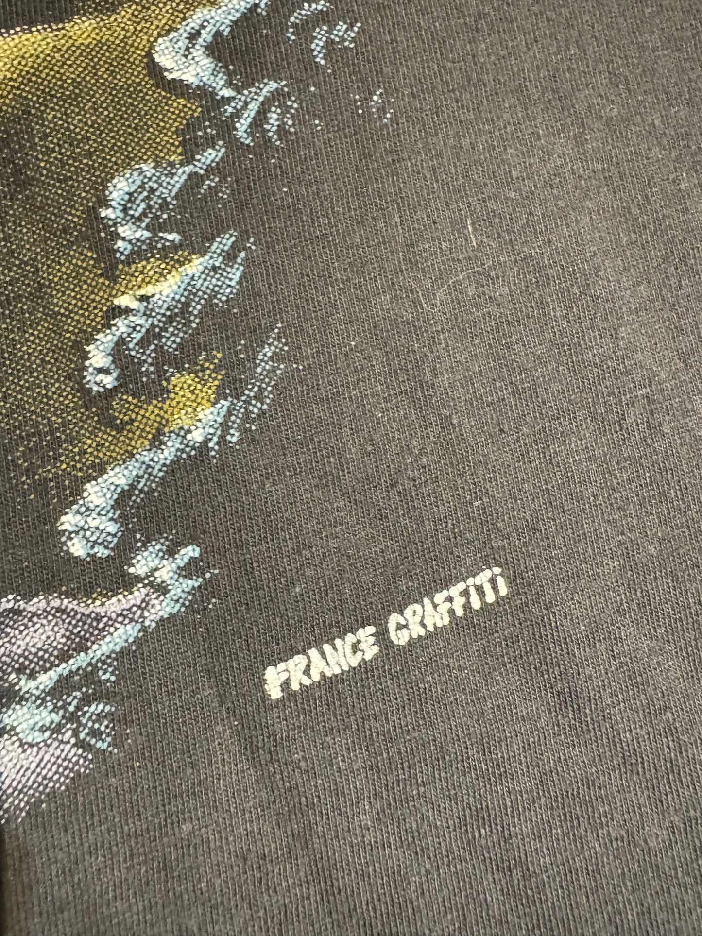 VINTAGE 90s WOLF "FRANCE GRAFFITI" T-SHIRT SZ: L
