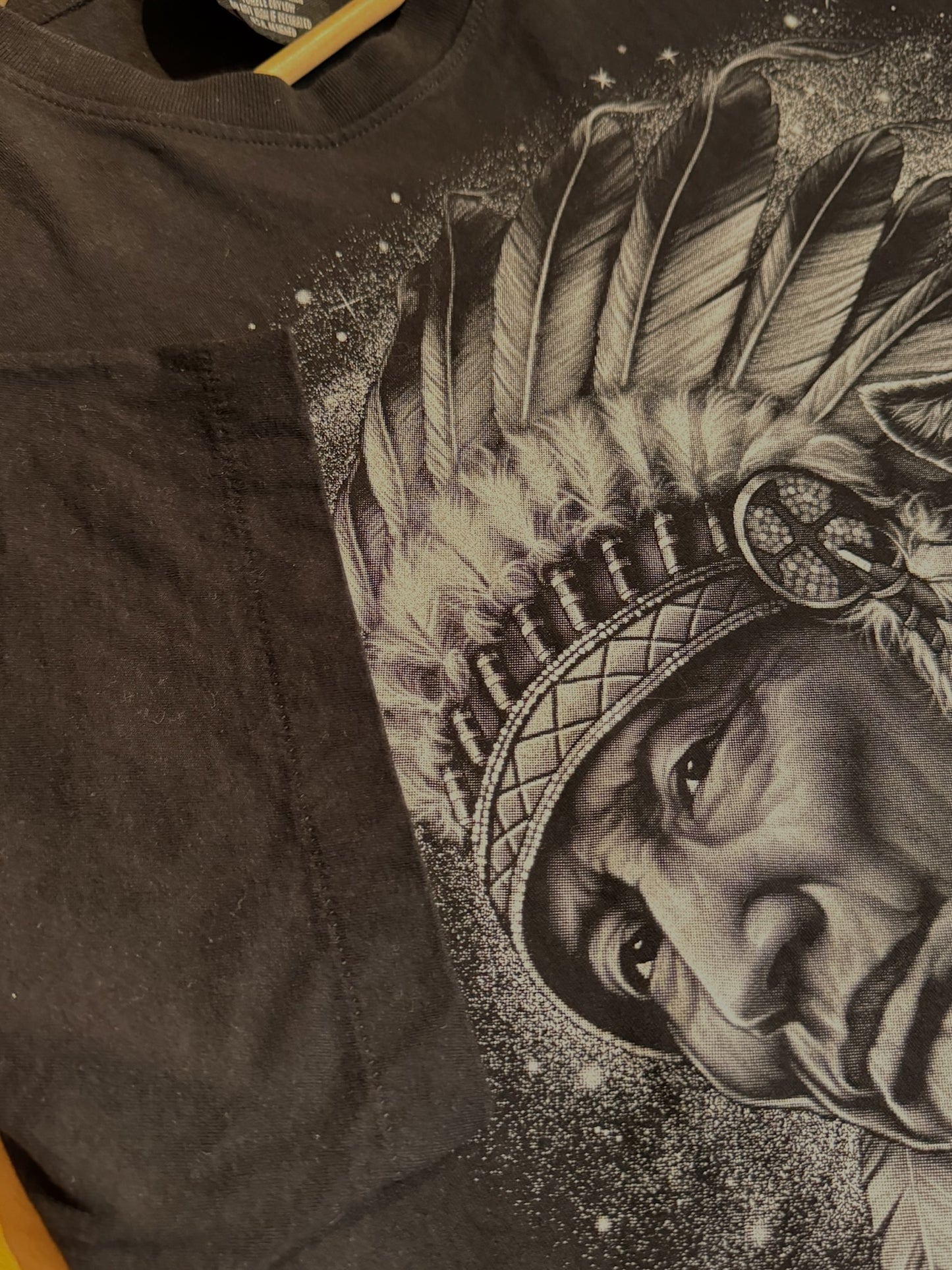 NATIVE AMERICAN CHIEF & WOLVES T-SHIRT SZ: XL